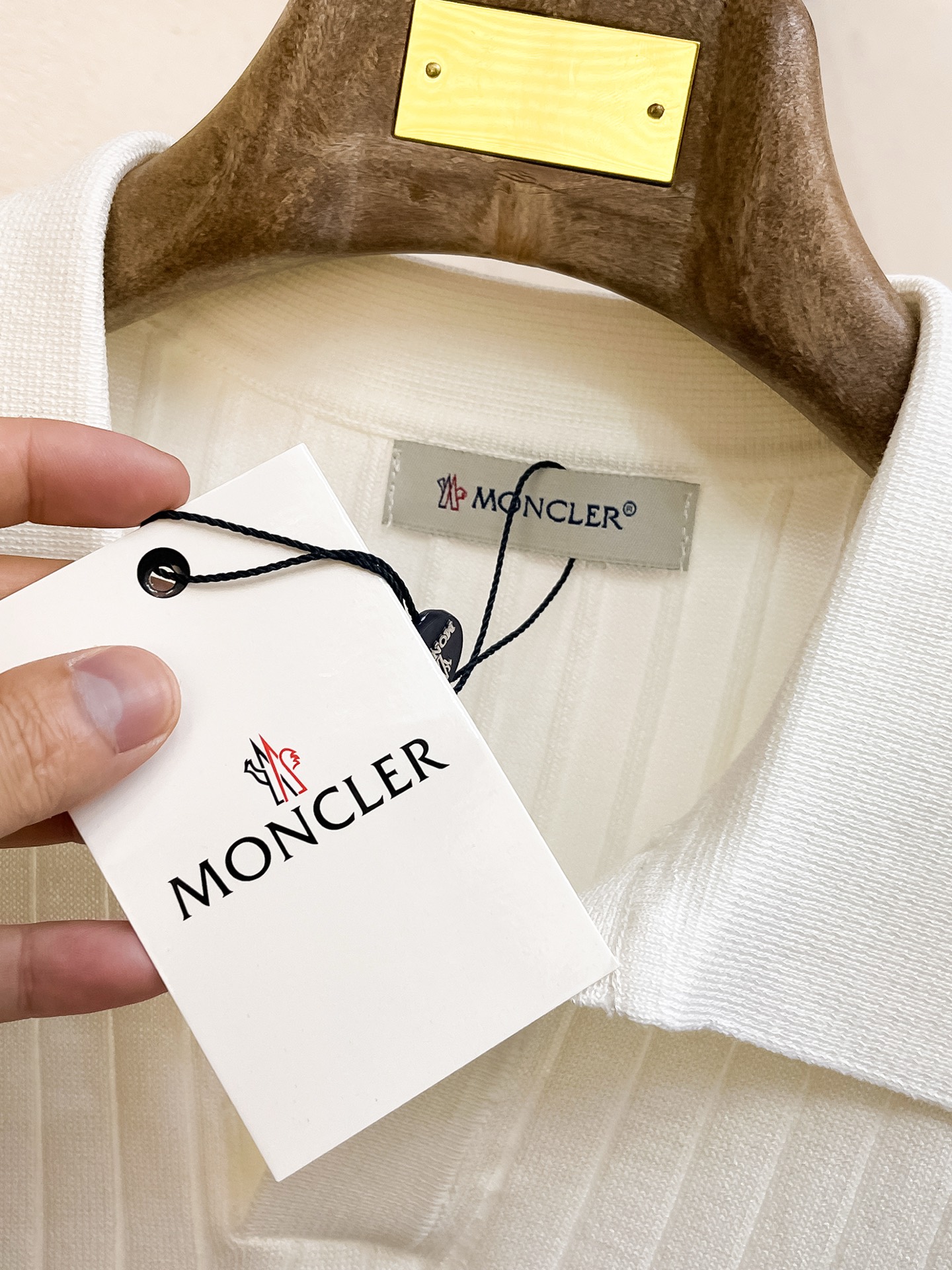 蒙口 2026春夏新品针织短袖，进口针织面料，手感柔软。顶级进口私货，设计潮流短袖针织衫，不失奢华 品质