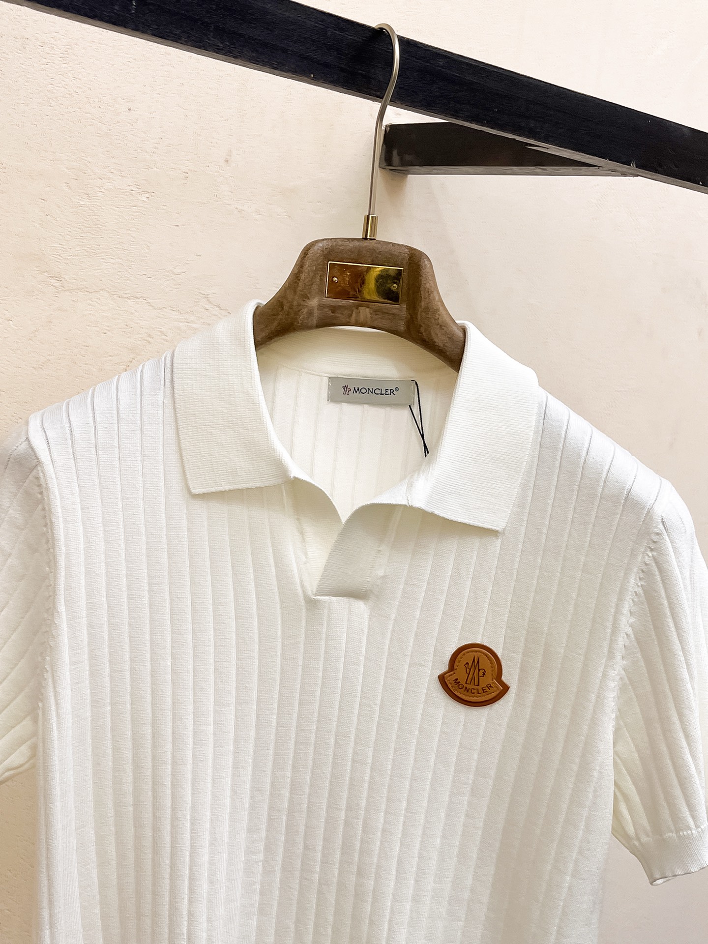 蒙口 2026春夏新品针织短袖，进口针织面料，手感柔软。顶级进口私货，设计潮流短袖针织衫，不失奢华 品质