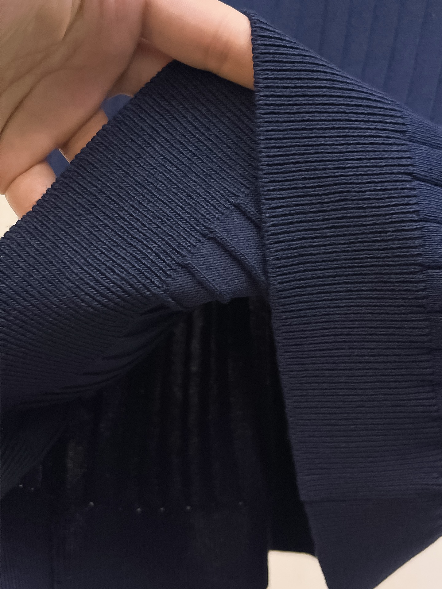 普拉达 2026春夏新品针织短袖，进口针织面料，手感柔软。顶级进口私货，设计潮流短袖针织衫，不失奢华 品