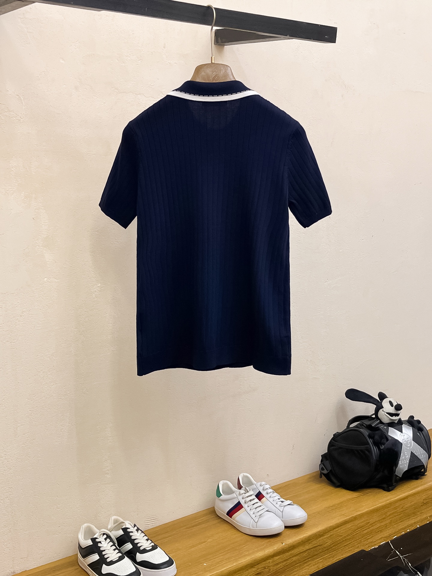 普拉达 2026春夏新品针织短袖，进口针织面料，手感柔软。顶级进口私货，设计潮流短袖针织衫，不失奢华 品