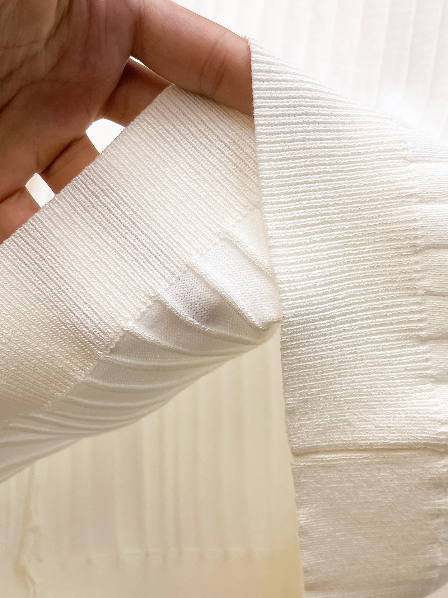 普拉达 2026春夏新品针织短袖，进口针织面料，手感柔软。顶级进口私货，设计潮流短袖针织衫，不失奢华 品