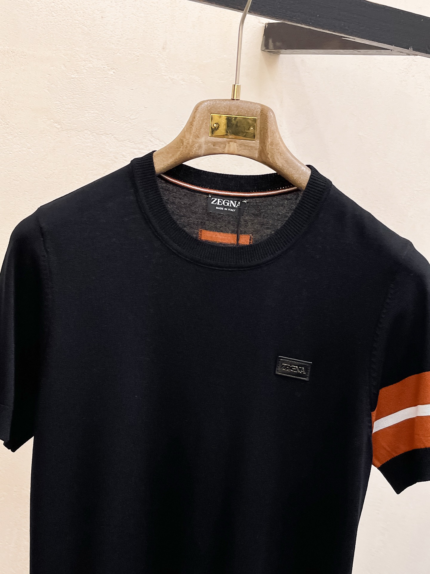 杰尼亚 2026春夏新品针织短袖，进口针织面料，手感柔软。顶级进口私货，设计潮流短袖针织衫，不失奢华 品