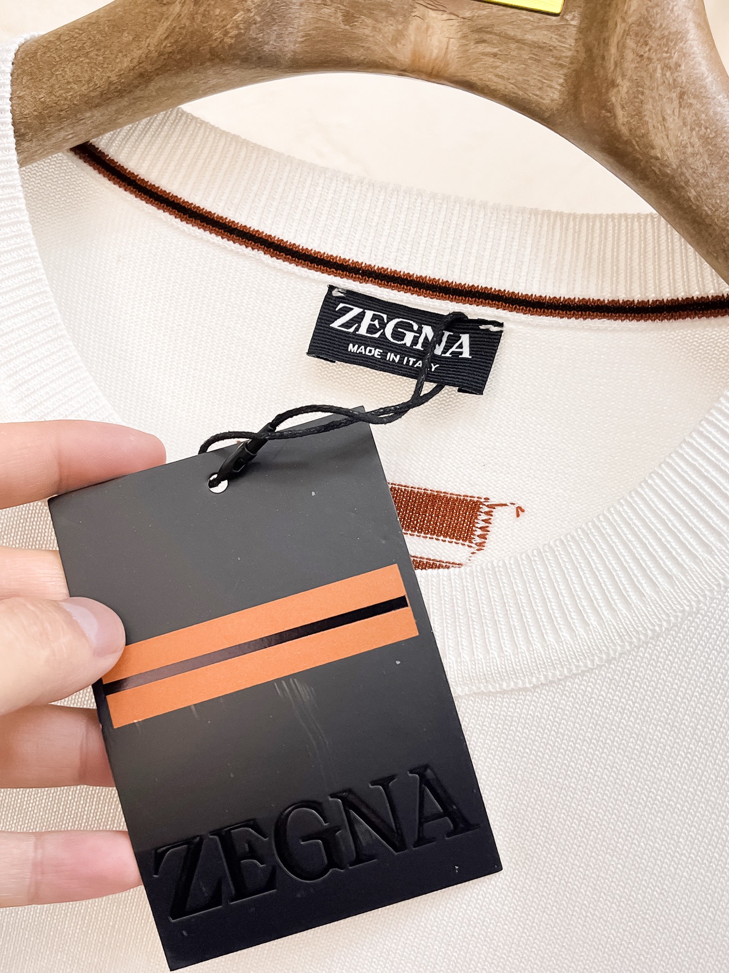 杰尼亚 2026春夏新品针织短袖，进口针织面料，手感柔软。顶级进口私货，设计潮流短袖针织衫，不失奢华 品