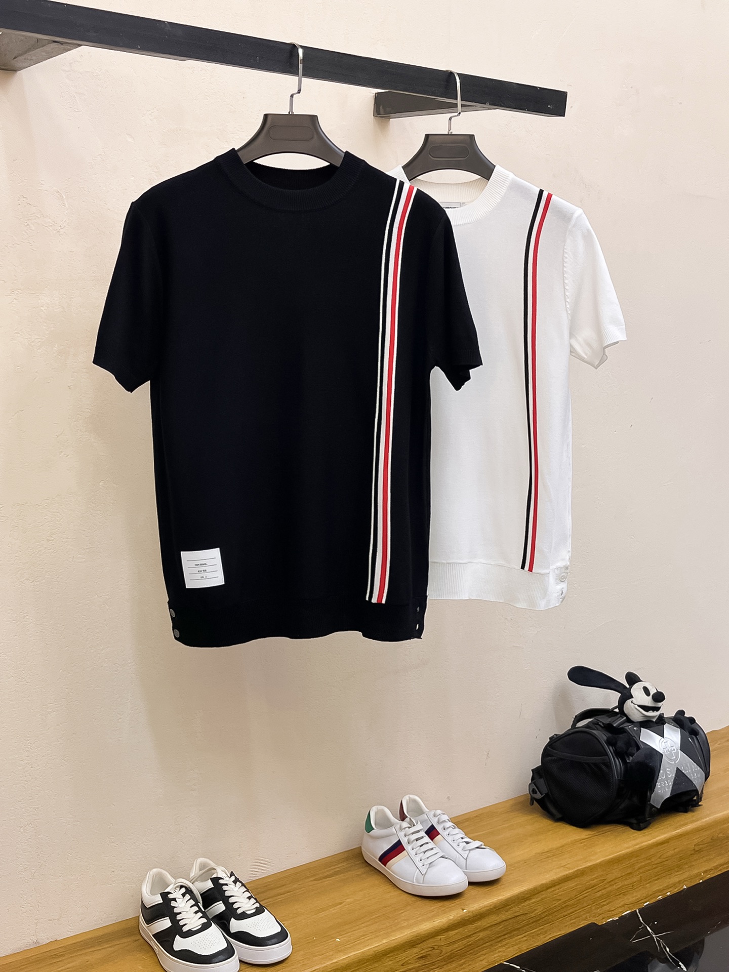 TB 2026春夏新品针织短袖，进口针织面料，手感柔软。顶级进口私货，设计潮流短袖针织衫，不失奢华 品质