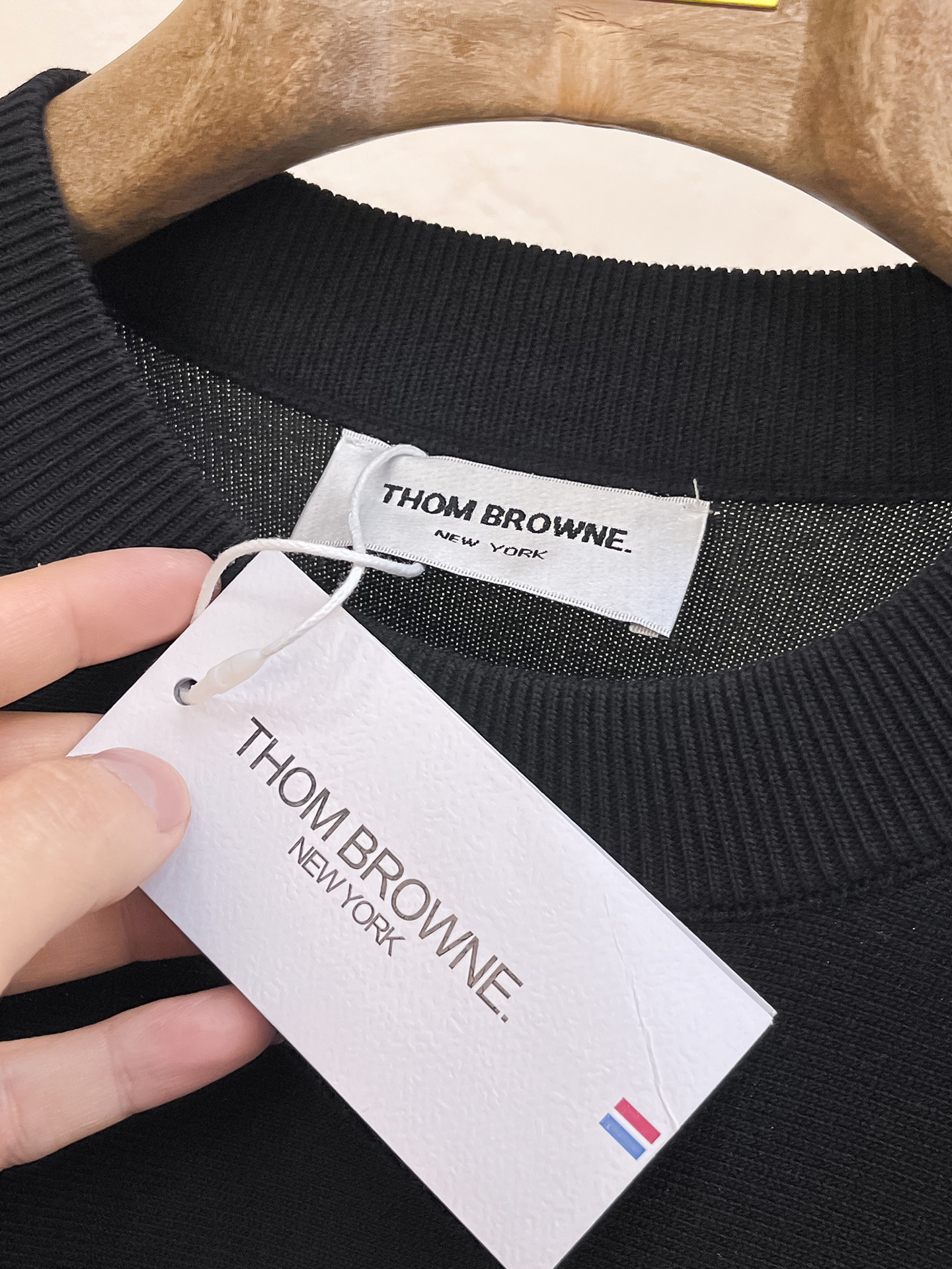 TB 2026春夏新品针织短袖，进口针织面料，手感柔软。顶级进口私货，设计潮流短袖针织衫，不失奢华 品质