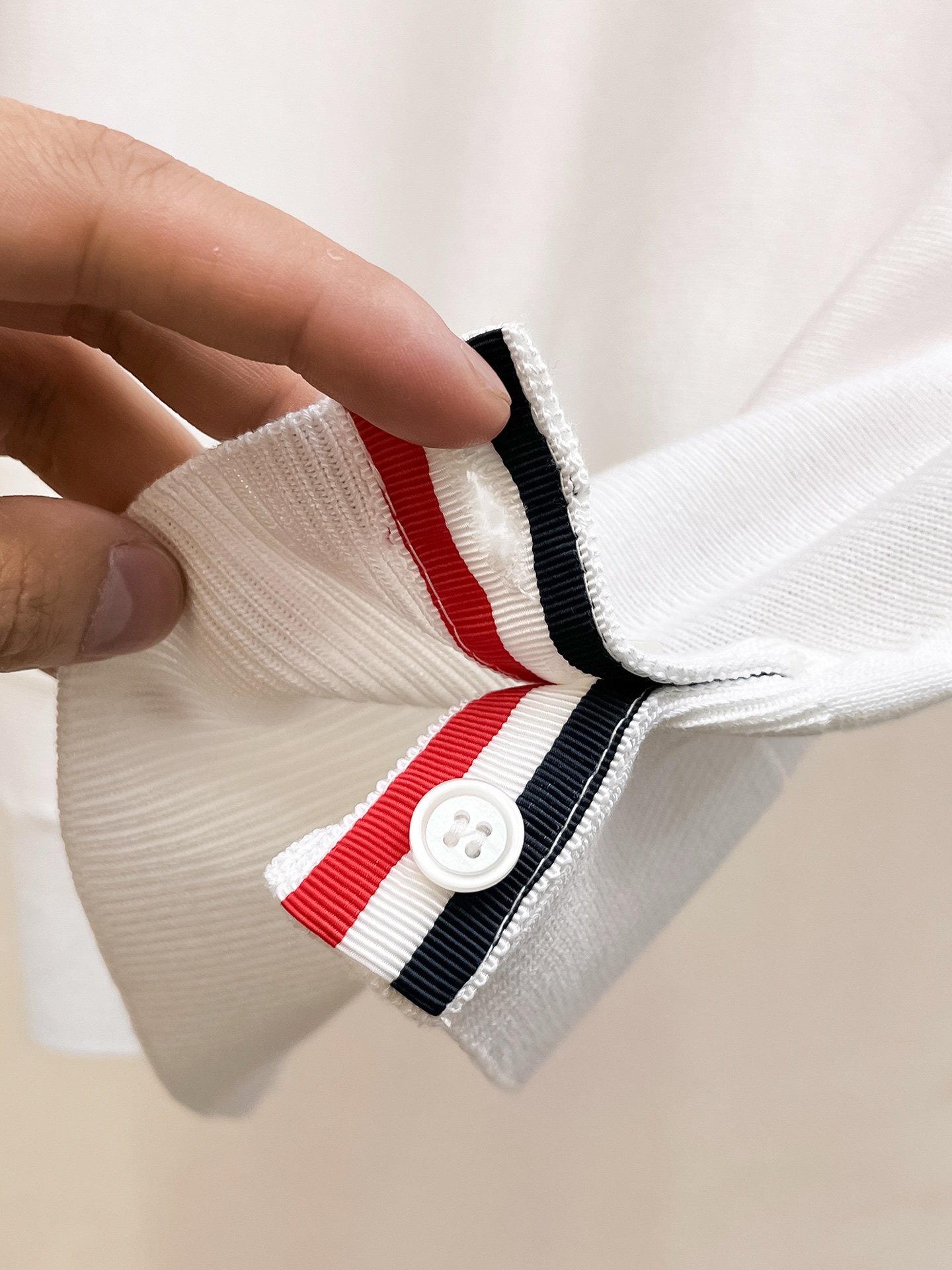 TB 2026春夏新品针织短袖，进口针织面料，手感柔软。顶级进口私货，设计潮流短袖针织衫，不失奢华 品质