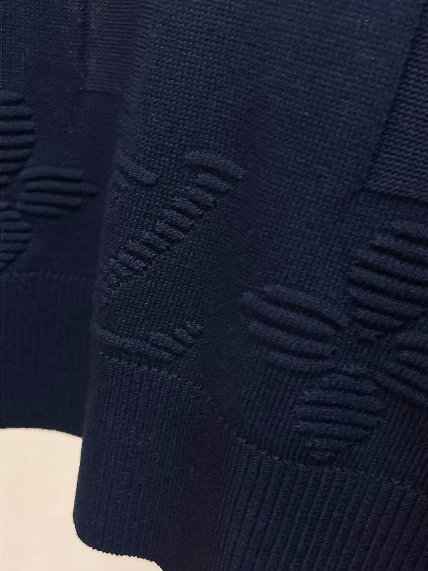 LV 2026春夏新品针织短袖，进口针织面料，手感柔软。顶级进口私货，设计潮流短袖针织衫，不失奢华 品质