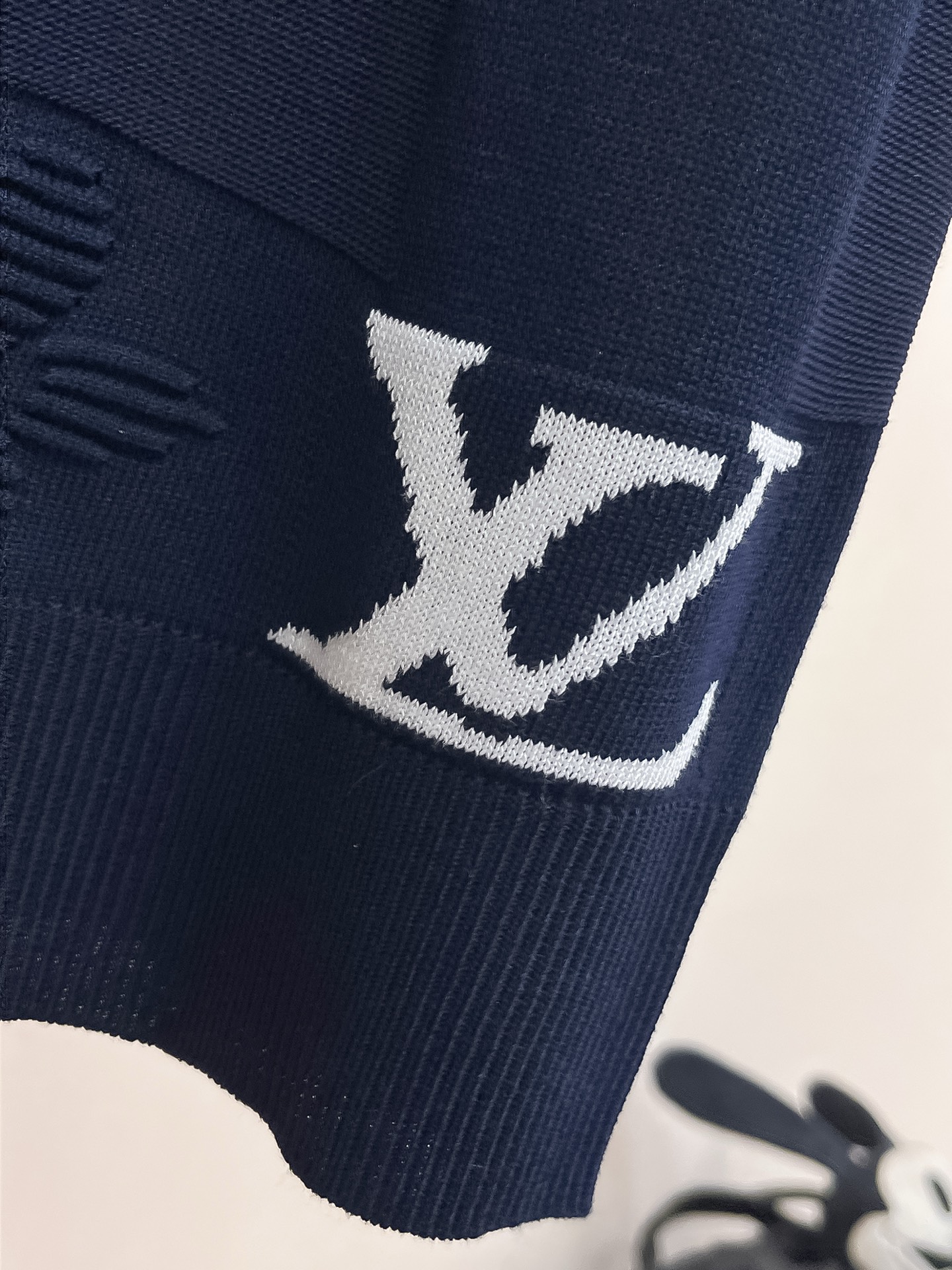 LV 2026春夏新品针织短袖，进口针织面料，手感柔软。顶级进口私货，设计潮流短袖针织衫，不失奢华 品质