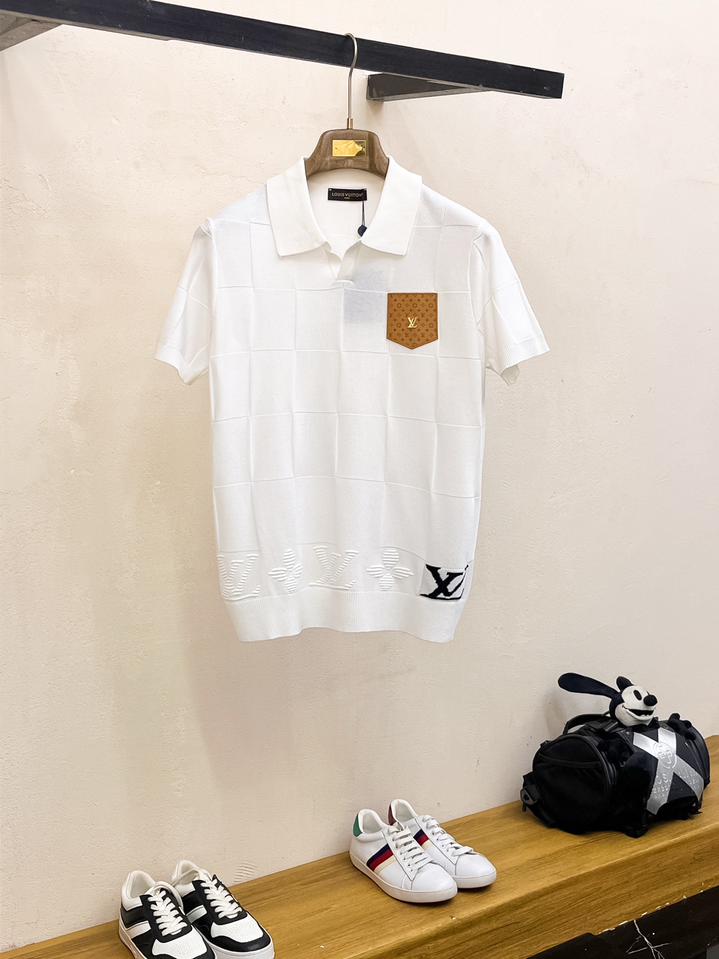 LV 2026春夏新品针织短袖，进口针织面料，手感柔软。顶级进口私货，设计潮流短袖针织衫，不失奢华 品质