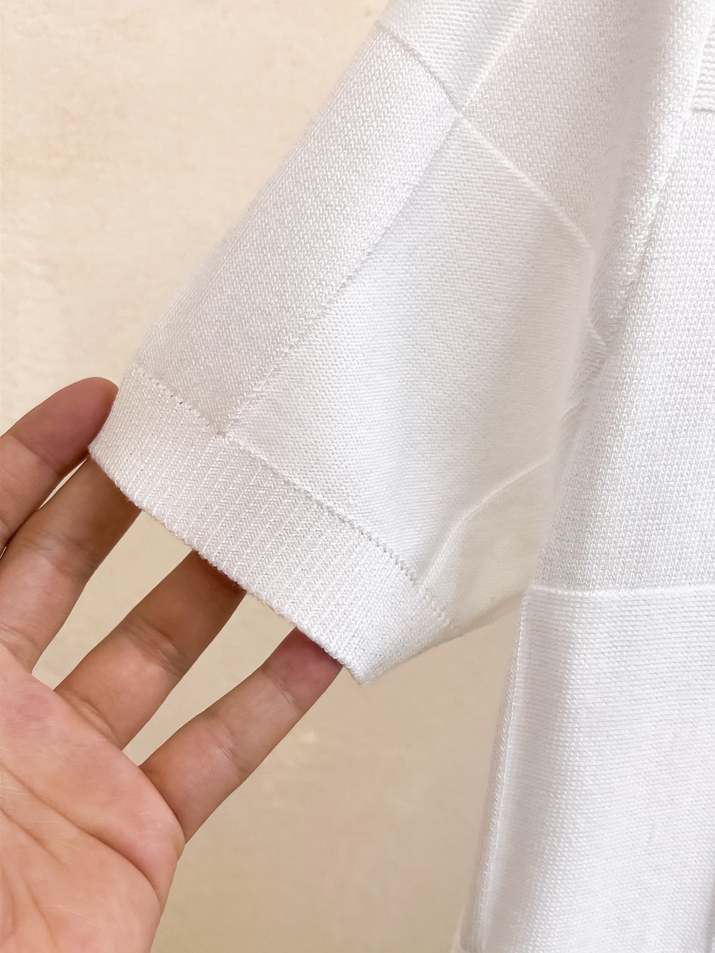 LV 2026春夏新品针织短袖，进口针织面料，手感柔软。顶级进口私货，设计潮流短袖针织衫，不失奢华 品质