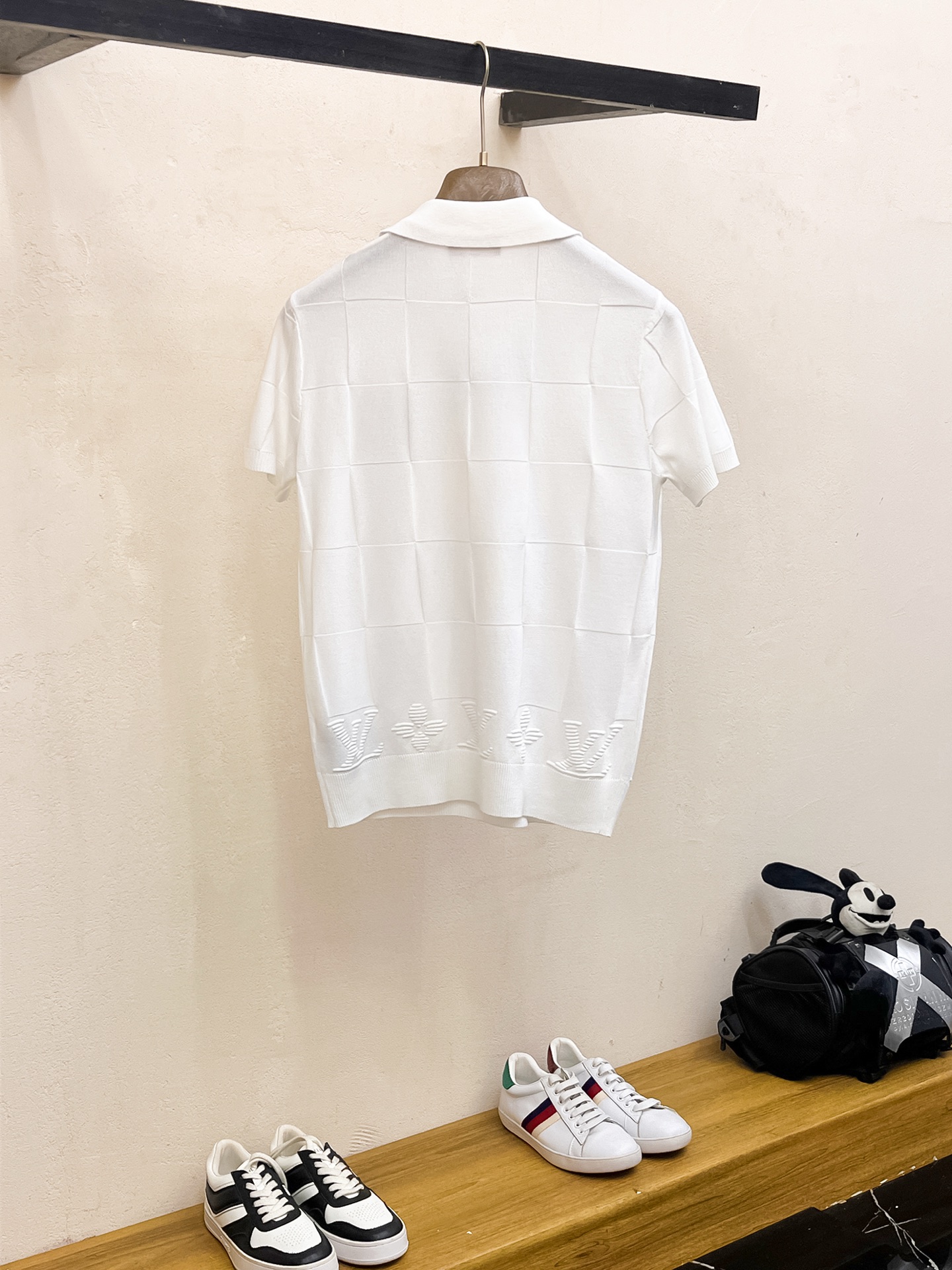 LV 2026春夏新品针织短袖，进口针织面料，手感柔软。顶级进口私货，设计潮流短袖针织衫，不失奢华 品质