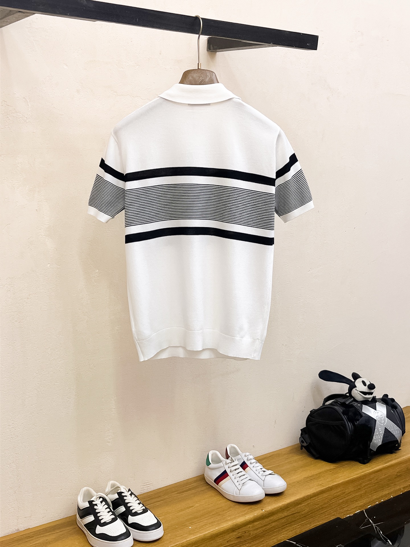 普拉达 2026春夏新品针织短袖，进口针织面料，手感柔软。顶级进口私货，设计潮流短袖针织衫，不失奢华 品