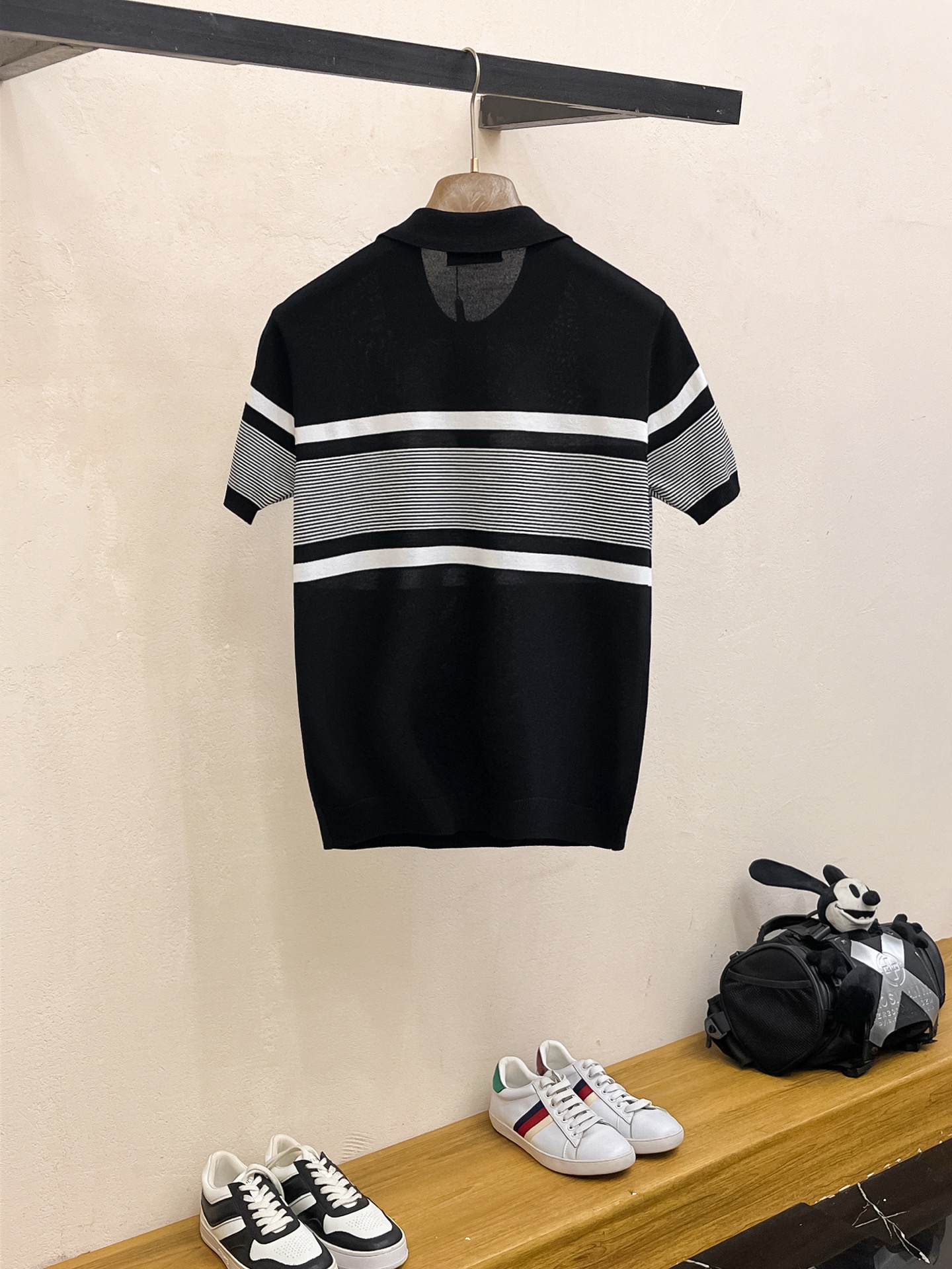 普拉达 2026春夏新品针织短袖，进口针织面料，手感柔软。顶级进口私货，设计潮流短袖针织衫，不失奢华 品