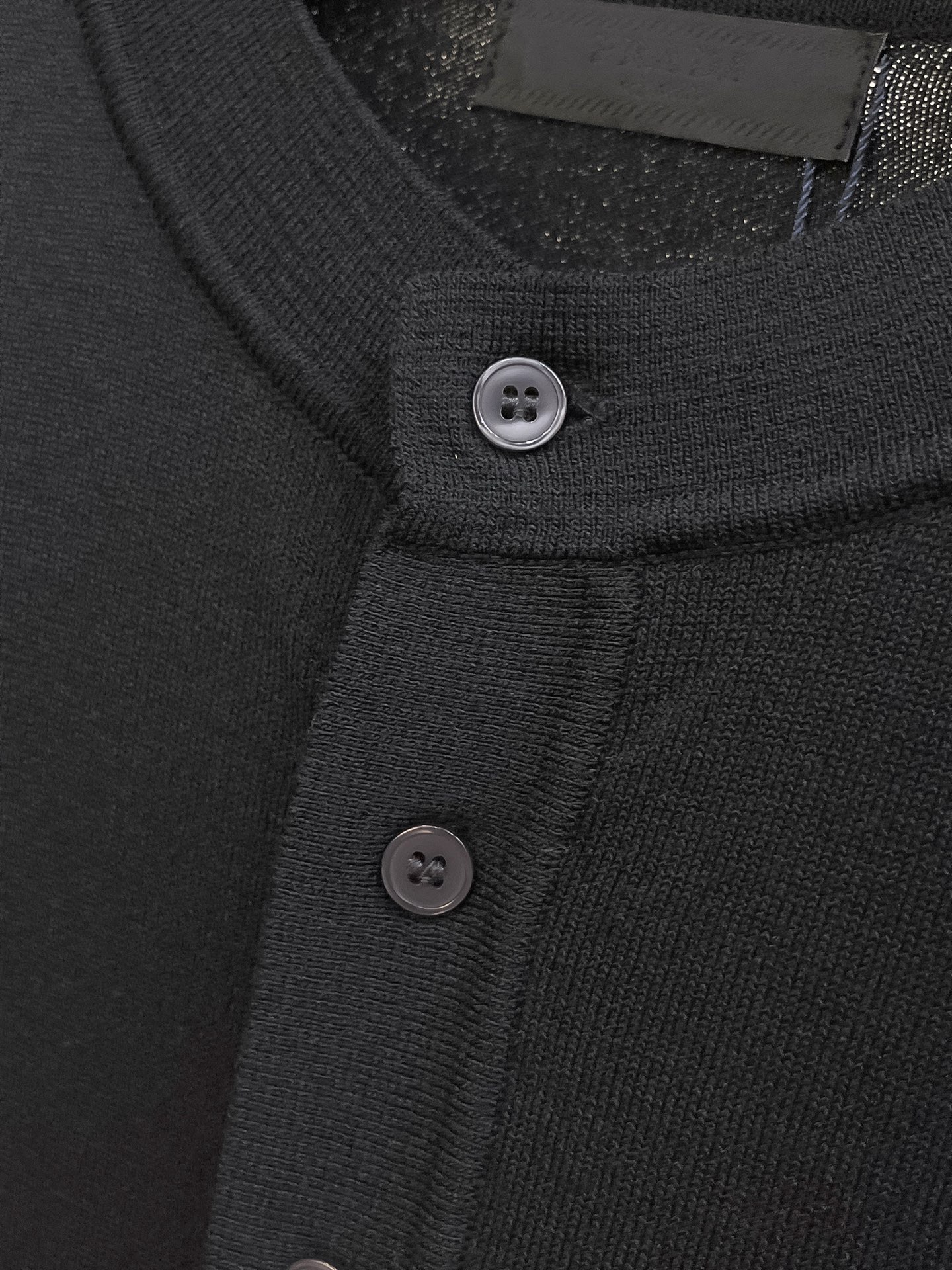 普拉达 2026春夏新品针织短袖，进口针织面料，手感柔软。顶级进口私货，设计潮流短袖针织衫，不失奢华 品