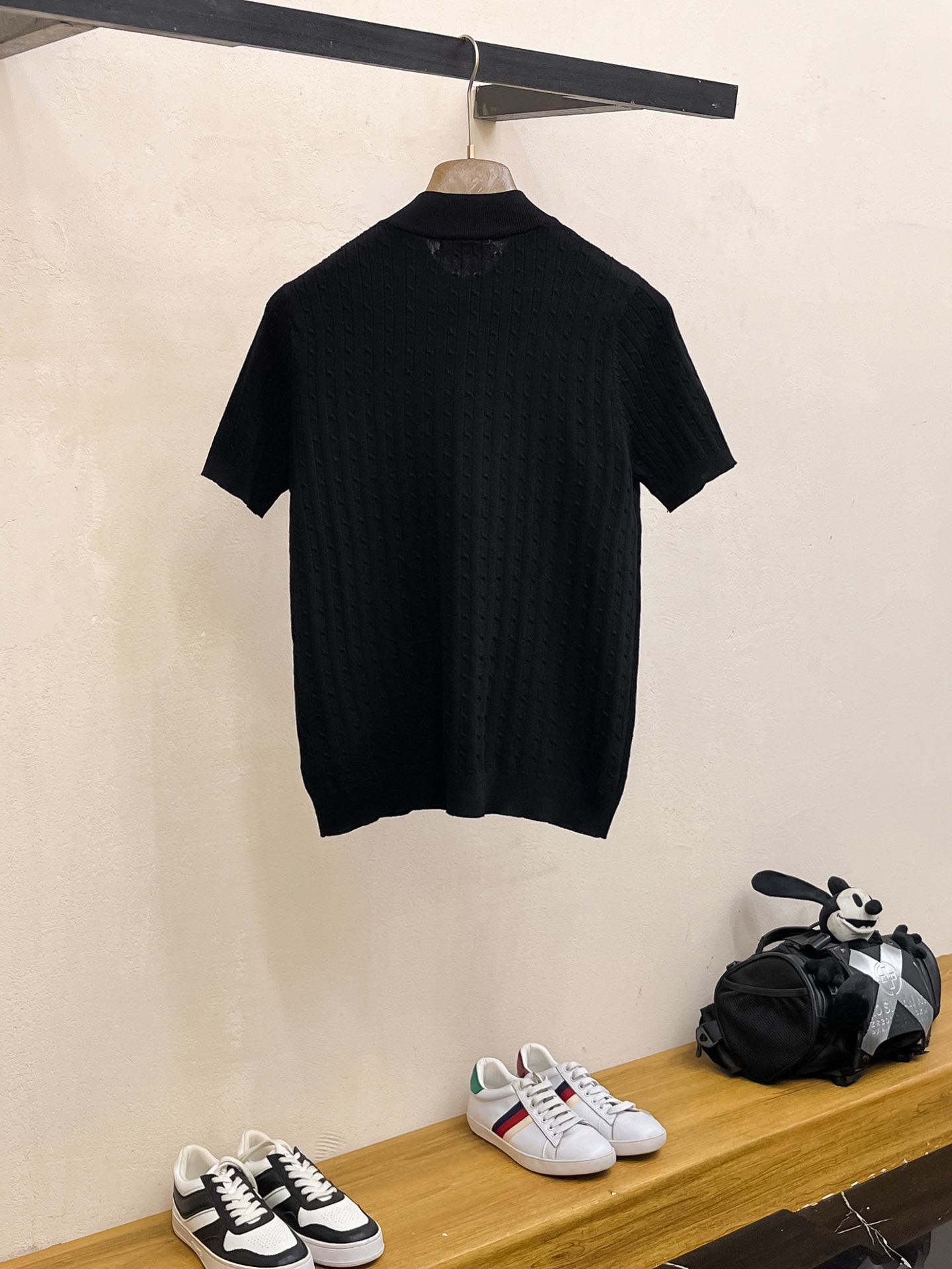 LV 2026春夏新品针织短袖，进口针织面料，手感柔软。顶级进口私货，设计潮流短袖针织衫，不失奢华 品质