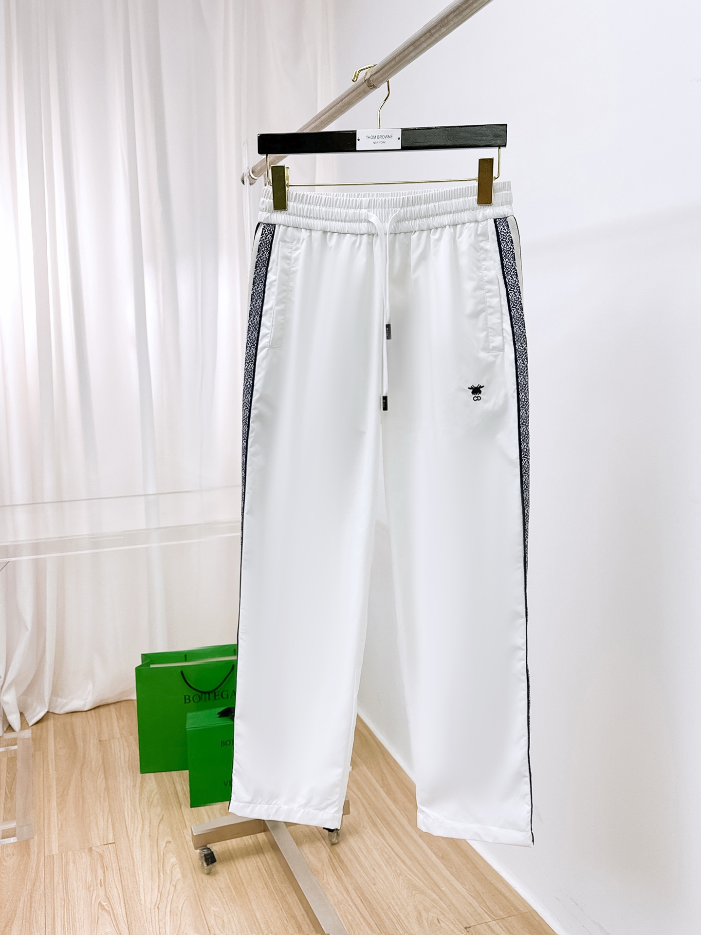   Dior 迪奥  2025 春夏新款 时尚休闲裤 上身舒适透气  颜色 白色  黑色  码数M-3X