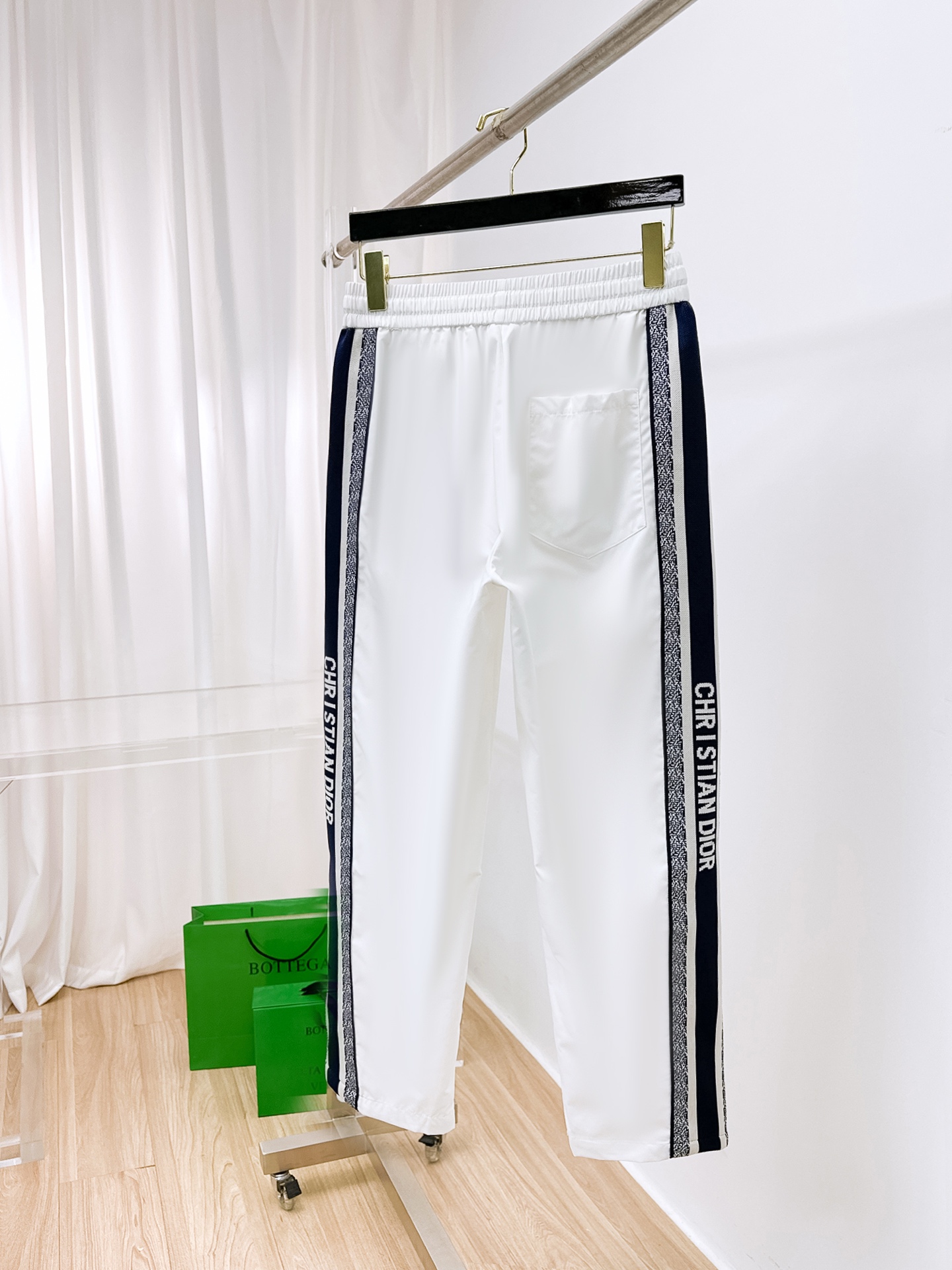   Dior 迪奥  2025 春夏新款 时尚休闲裤 上身舒适透气  颜色 白色  黑色  码数M-3X