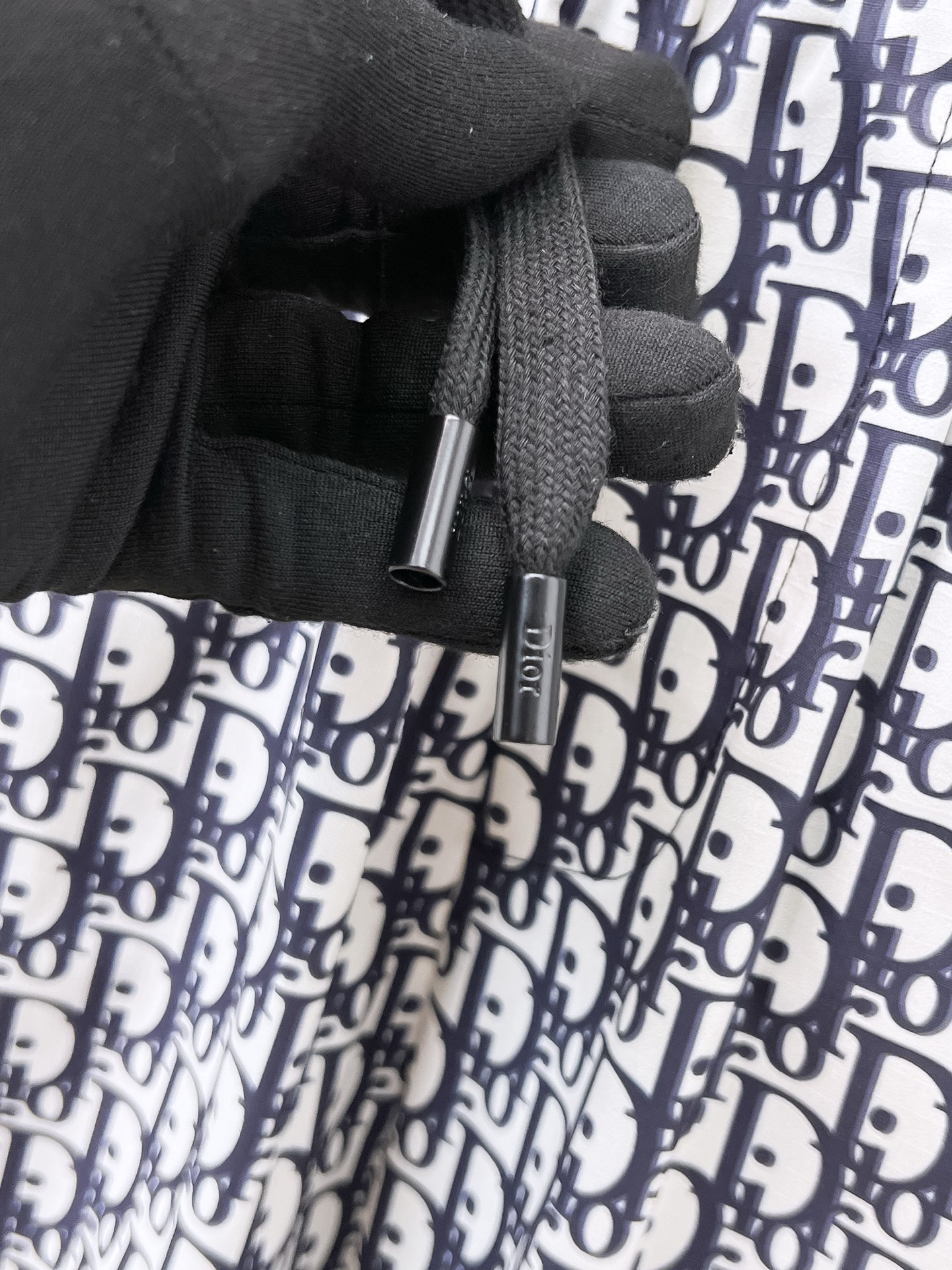   Dior 迪奥 2025 春夏新款 时尚休闲裤 上身舒适透气  颜色黑  蓝  棕   码数M-3X