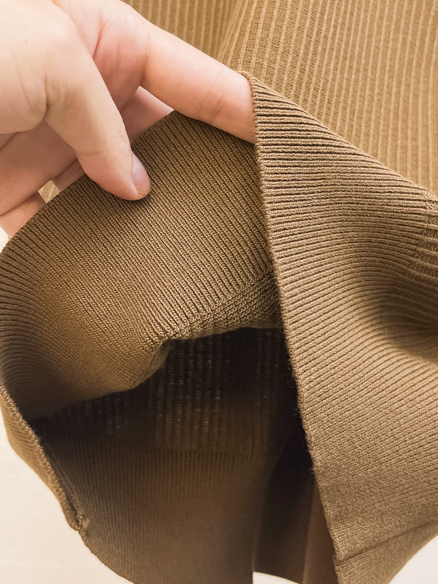 LV 2026新品短袖Polo，帅气时尚，顶级绣花字母logo，简约百搭款。面料针织 不仅挺括，保持潮流