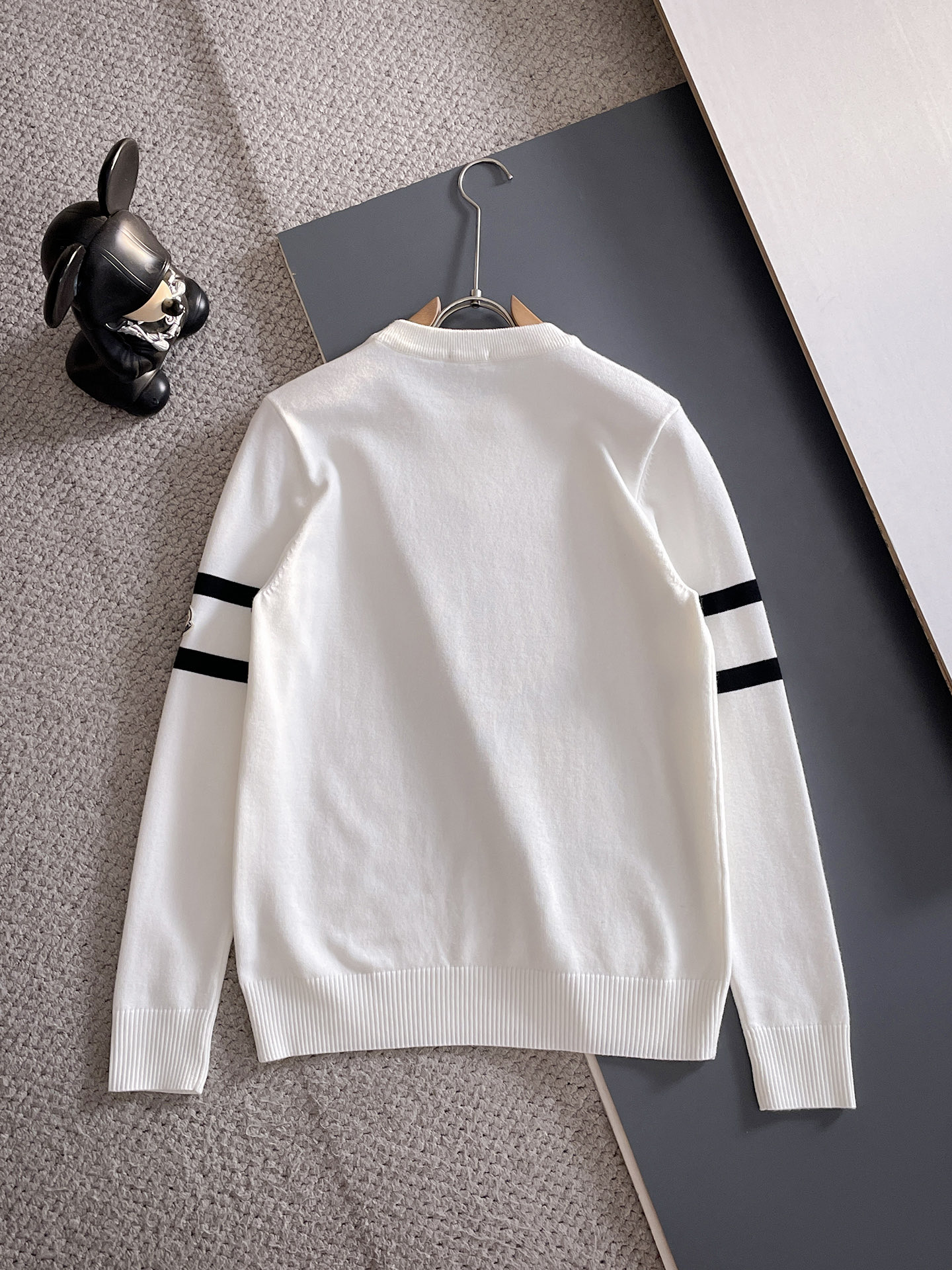 毛衣 2025秋冬最新系列，专柜1:1顶级复刻，全品相！加厚款，潮人必备单品！懂货的老铁赶紧下手，面料：