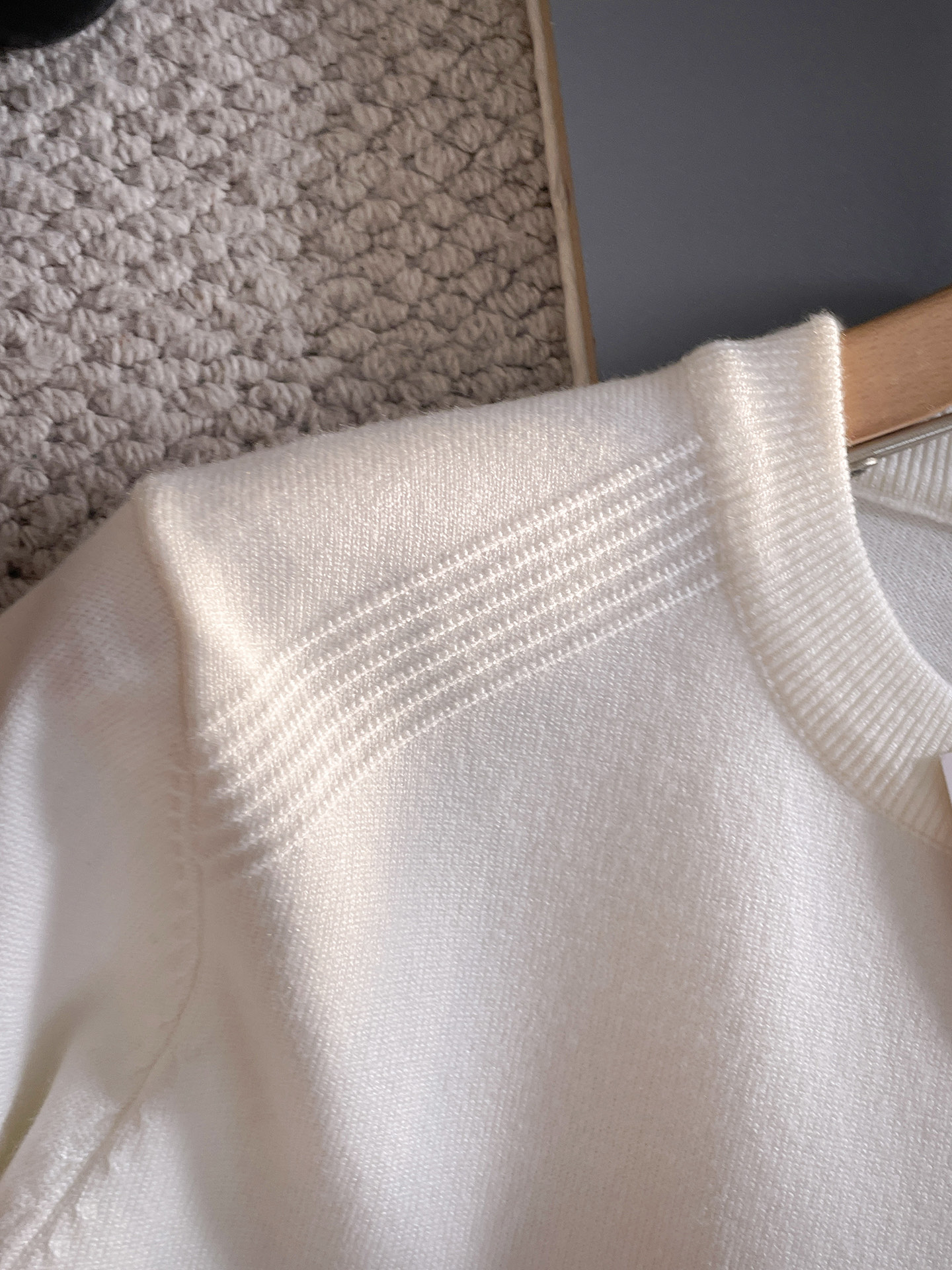 毛衣 2025秋冬最新系列，专柜1:1顶级复刻，全品相！加厚款，潮人必备单品！懂货的老铁赶紧下手，面料：