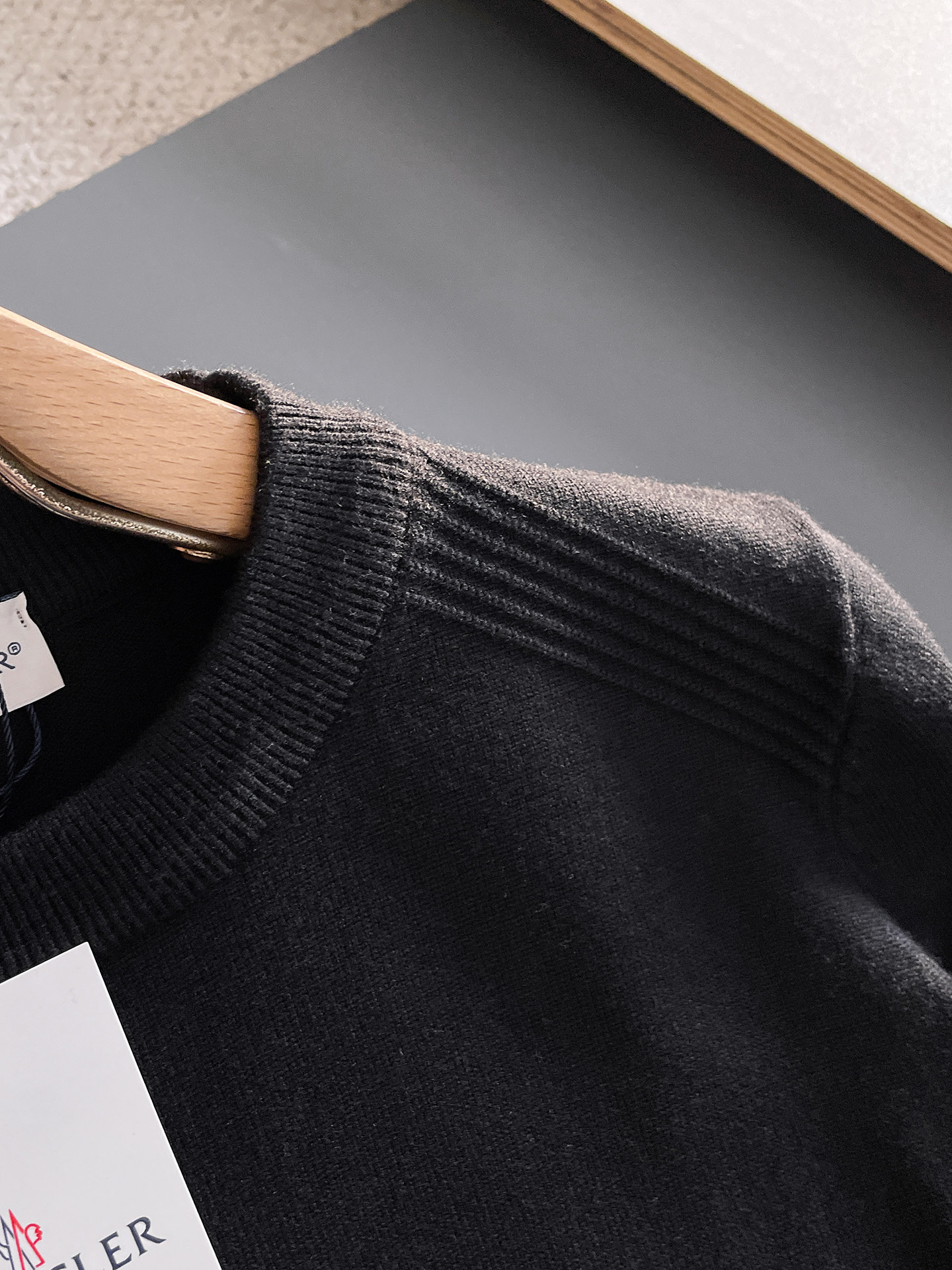 毛衣 2025秋冬最新系列，专柜1:1顶级复刻，全品相！加厚款，潮人必备单品！懂货的老铁赶紧下手，面料：