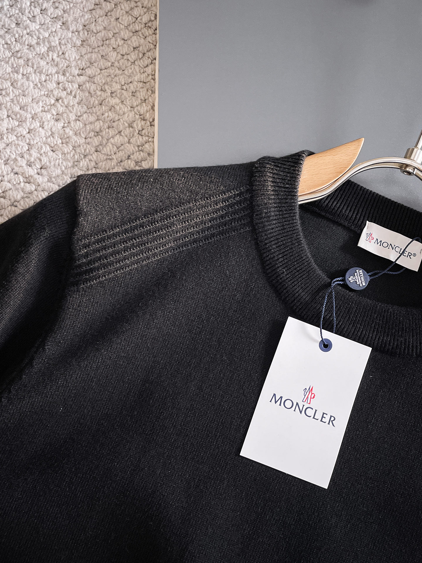 毛衣 2025秋冬最新系列，专柜1:1顶级复刻，全品相！加厚款，潮人必备单品！懂货的老铁赶紧下手，面料：