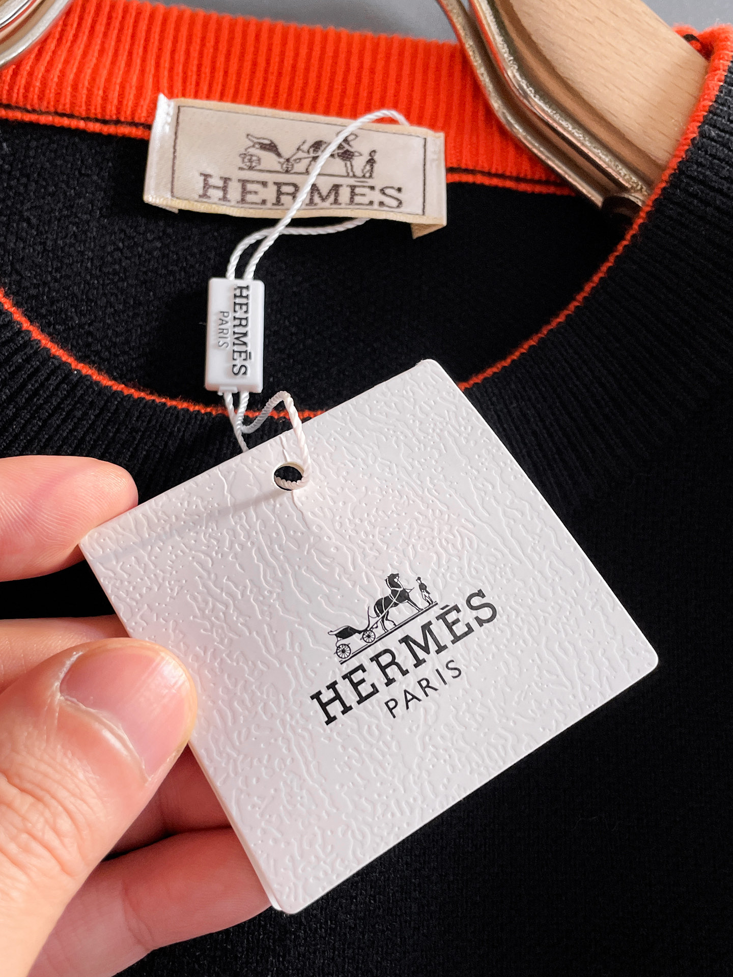 毛衣 2025秋冬最新系列，专柜1:1顶级复刻，全品相！加厚款，潮人必备单品！懂货的老铁赶紧下手，面料：