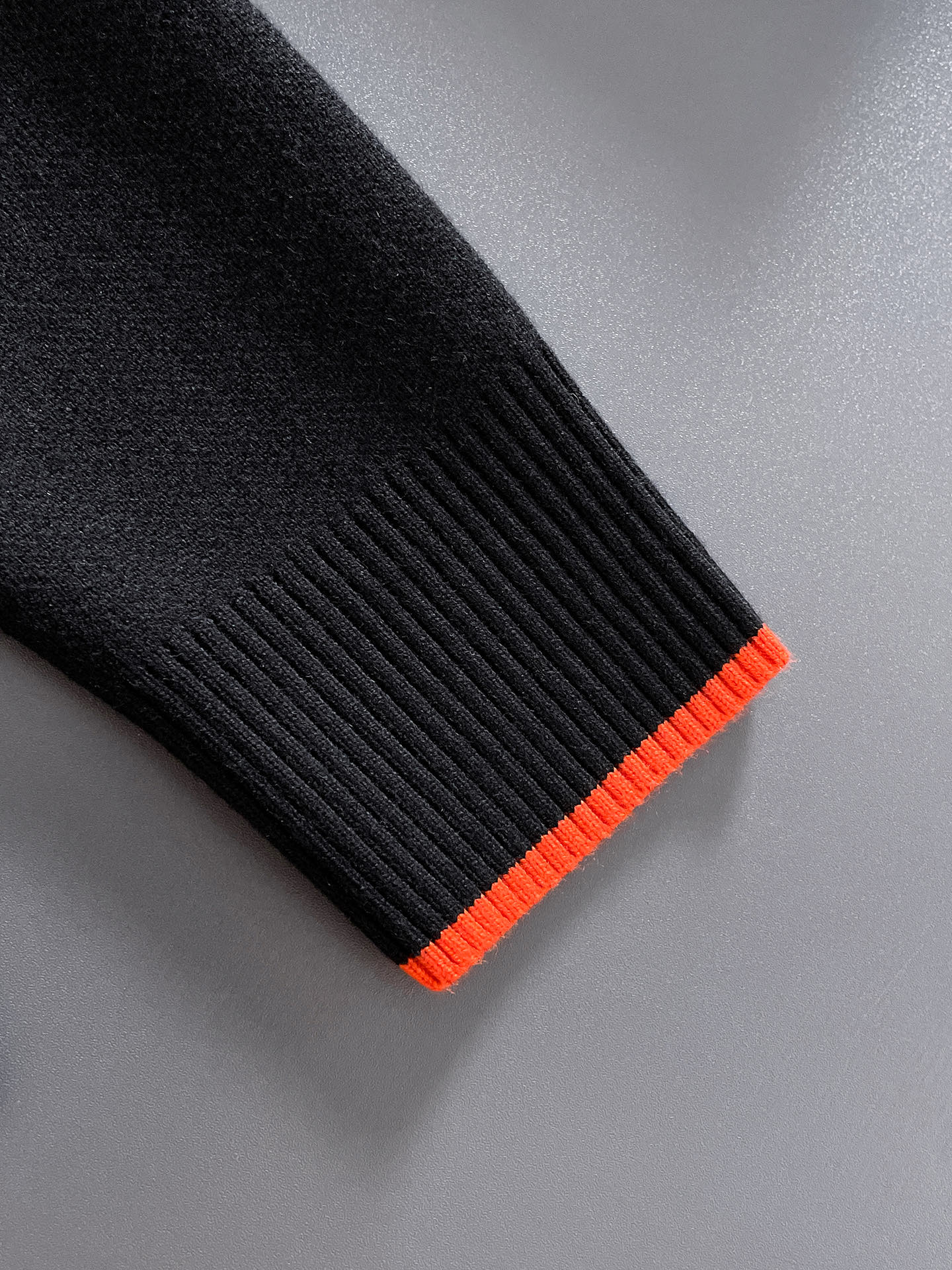 毛衣 2025秋冬最新系列，专柜1:1顶级复刻，全品相！加厚款，潮人必备单品！懂货的老铁赶紧下手，面料：