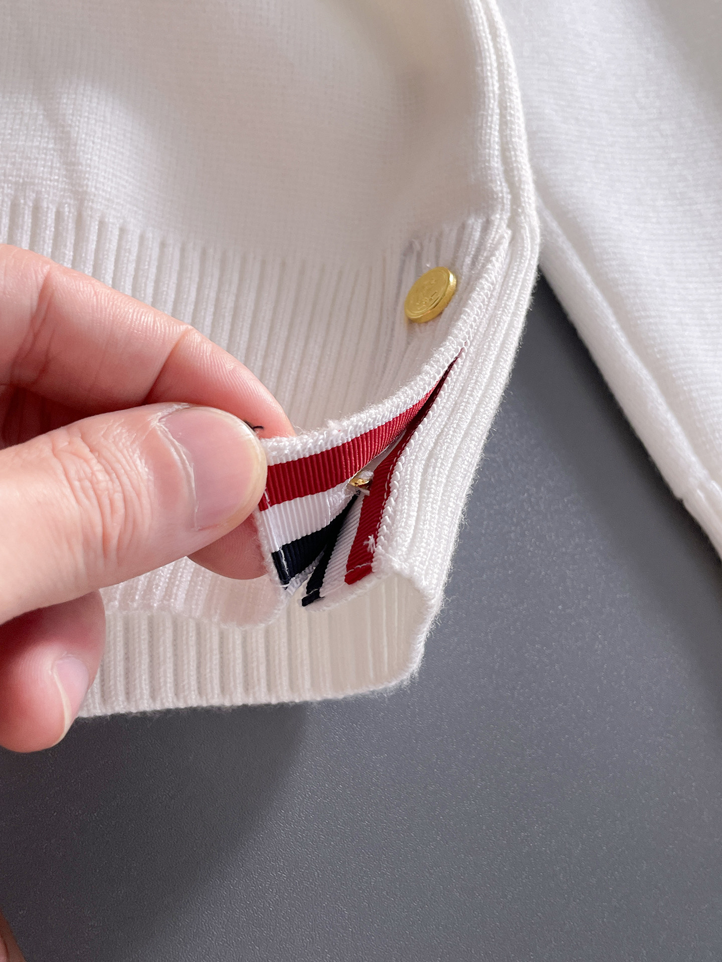 毛衣 2025秋冬最新系列，专柜1:1顶级复刻，全品相！加厚款，潮人必备单品！懂货的老铁赶紧下手，面料：