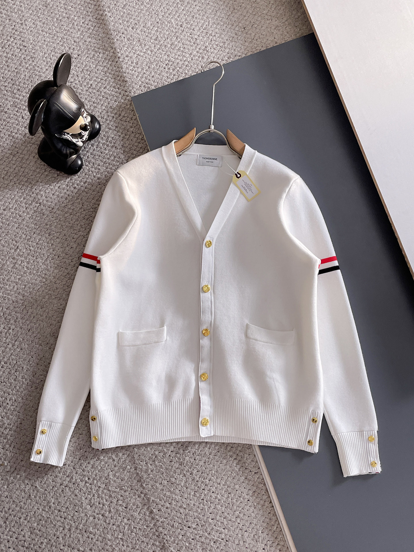 NO:612352,Sweater 2025 autumn and winter latest series, 1:1 top replica at the counter, all in good condition!  Thick style, a must-have item for fashionistas!  Old irons who know the stuff, hurry up and start, fabric cashmere 10 wool 60 spandex 30 size m-3xl multi-color, sweaters, alexander wang19860909毛衣 2025秋冬最新系列,专柜1:1顶级复刻,全品相！加厚款,潮人必备单品！懂货的老铁赶紧下手,面料羊绒10羊毛60氨纶30 尺码 m-3xl 多颜色,,sweaters,alexander wang,Men's clothing