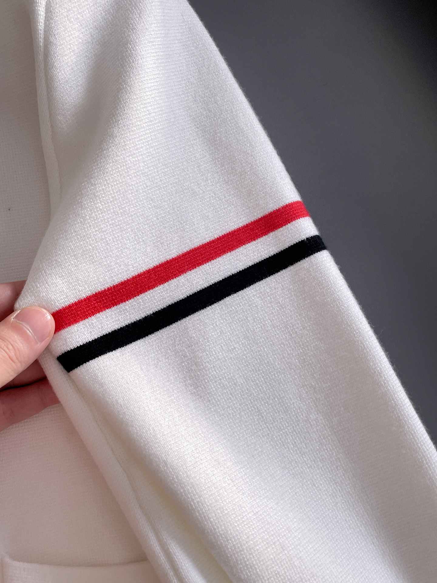 毛衣 2025秋冬最新系列，专柜1:1顶级复刻，全品相！加厚款，潮人必备单品！懂货的老铁赶紧下手，面料：