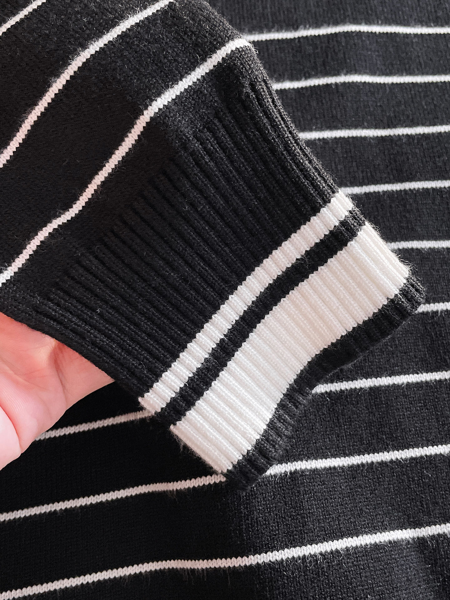 毛衣 2025秋冬最新系列，专柜1:1顶级复刻，全品相！加厚款，潮人必备单品！懂货的老铁赶紧下手，面料：