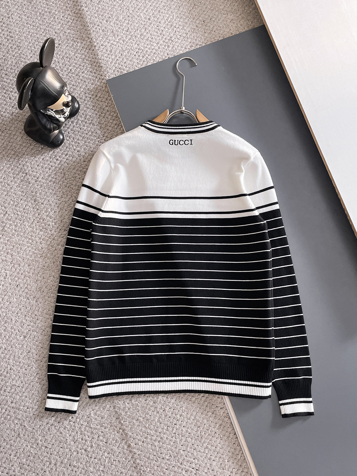 毛衣 2025秋冬最新系列，专柜1:1顶级复刻，全品相！加厚款，潮人必备单品！懂货的老铁赶紧下手，面料：