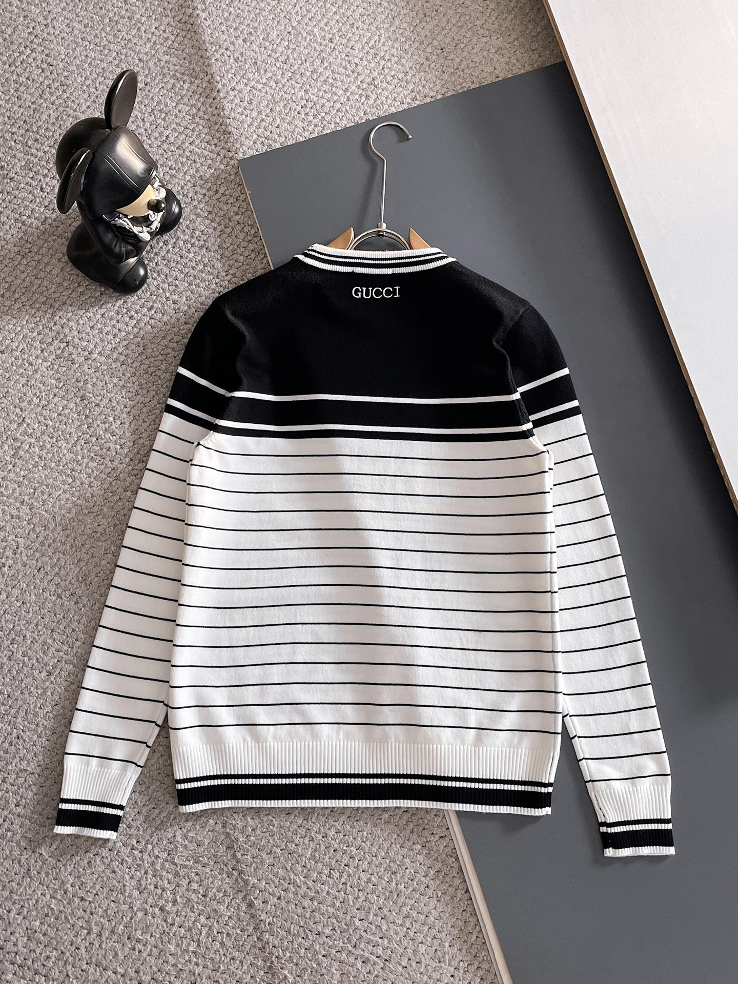 毛衣 2025秋冬最新系列，专柜1:1顶级复刻，全品相！加厚款，潮人必备单品！懂货的老铁赶紧下手，面料：