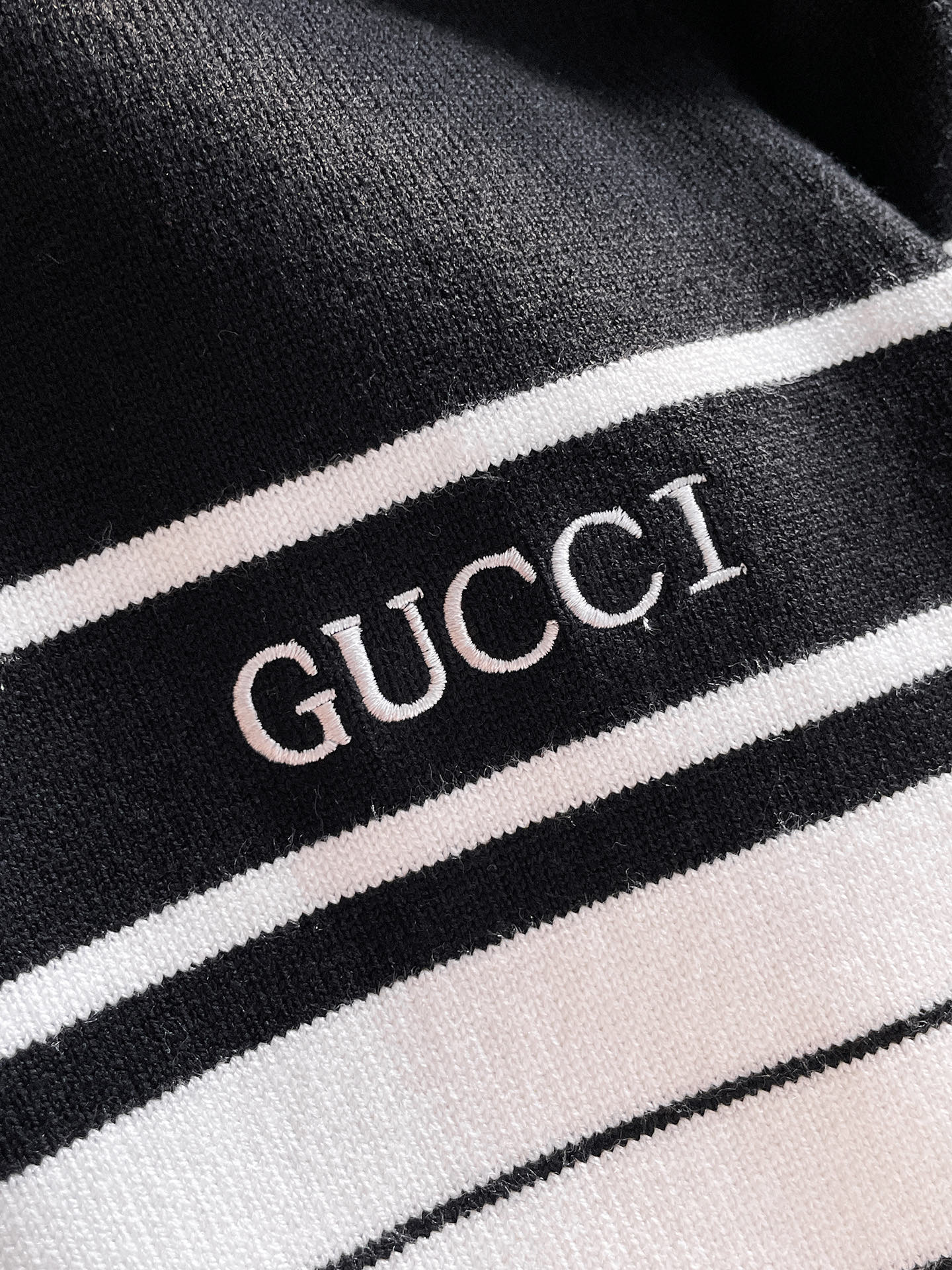 毛衣 2025秋冬最新系列，专柜1:1顶级复刻，全品相！加厚款，潮人必备单品！懂货的老铁赶紧下手，面料：