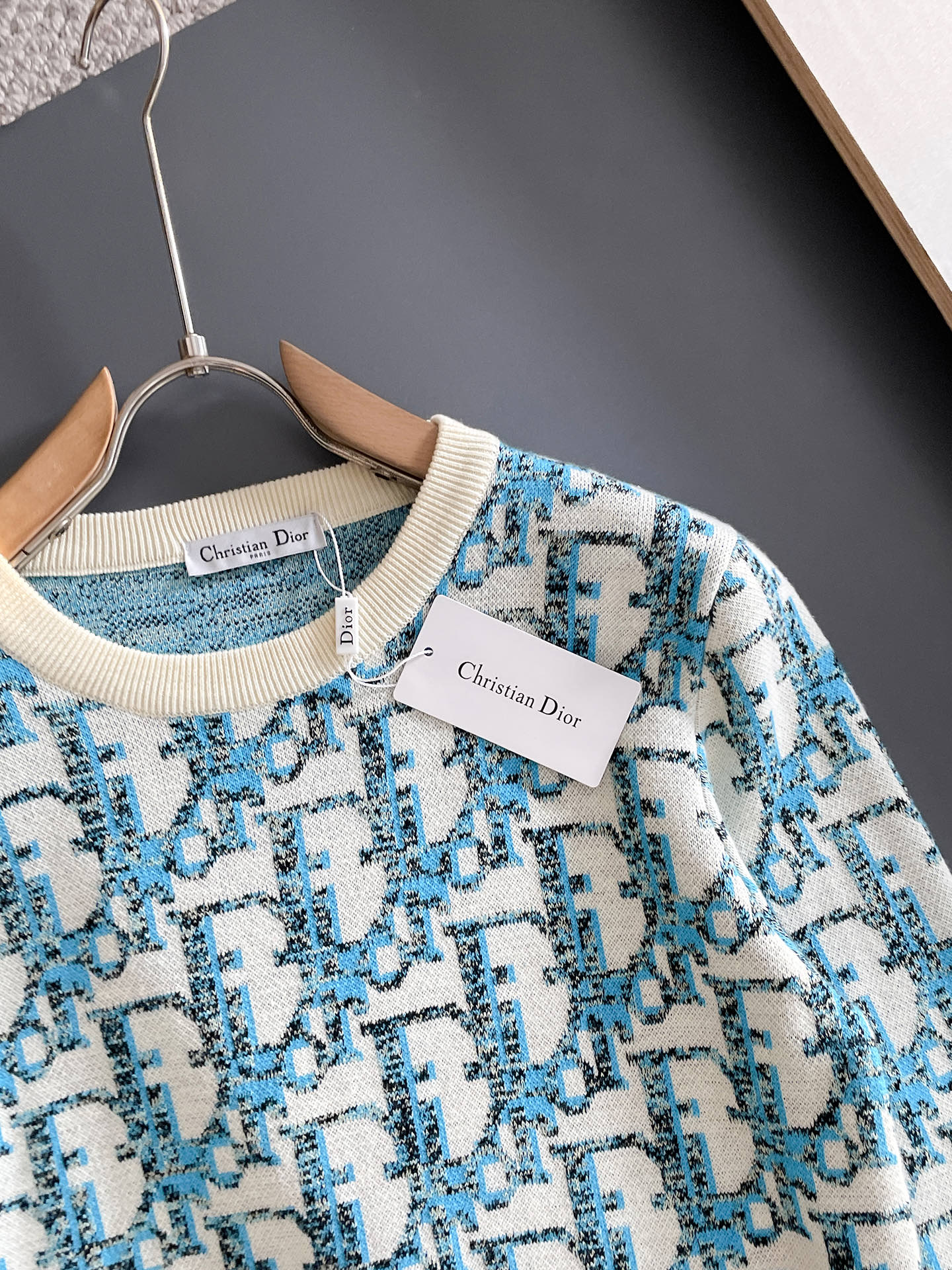 毛衣 2025秋冬最新系列，专柜1:1顶级复刻，全品相！加厚款，潮人必备单品！懂货的老铁赶紧下手，面料：