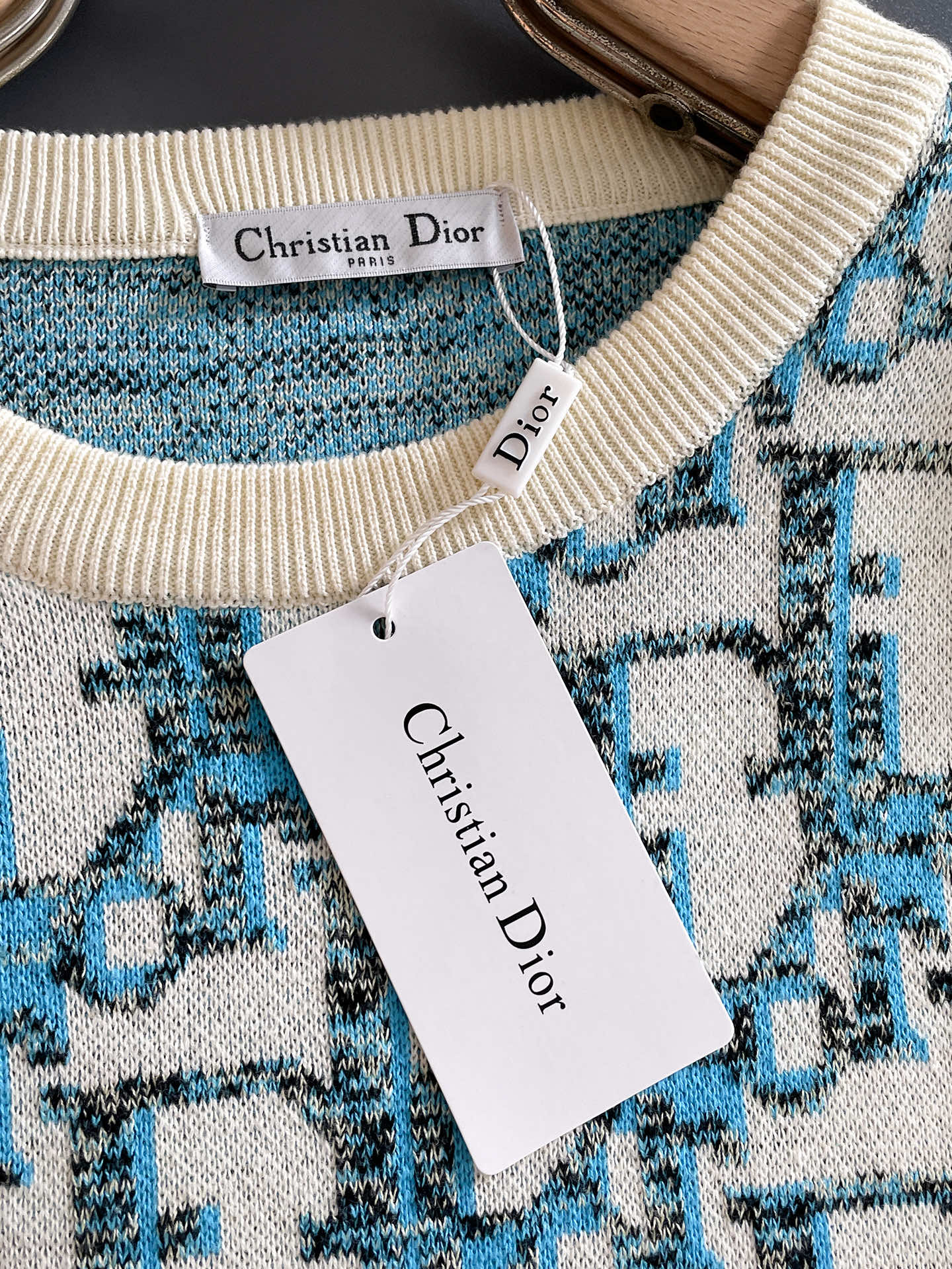 毛衣 2025秋冬最新系列，专柜1:1顶级复刻，全品相！加厚款，潮人必备单品！懂货的老铁赶紧下手，面料：