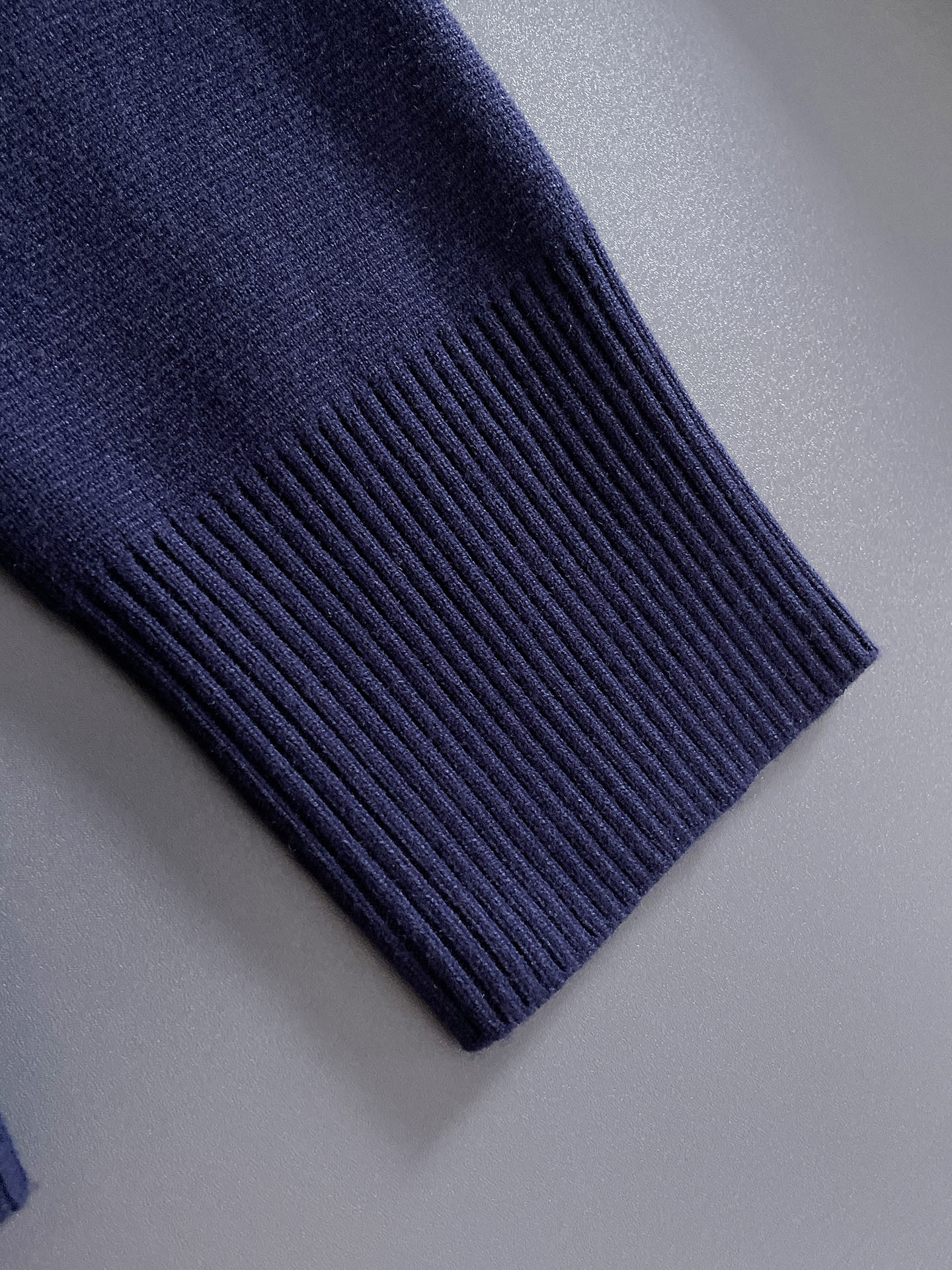 毛衣 2025秋冬最新系列，专柜1:1顶级复刻，全品相！加厚款，潮人必备单品！懂货的老铁赶紧下手，面料：