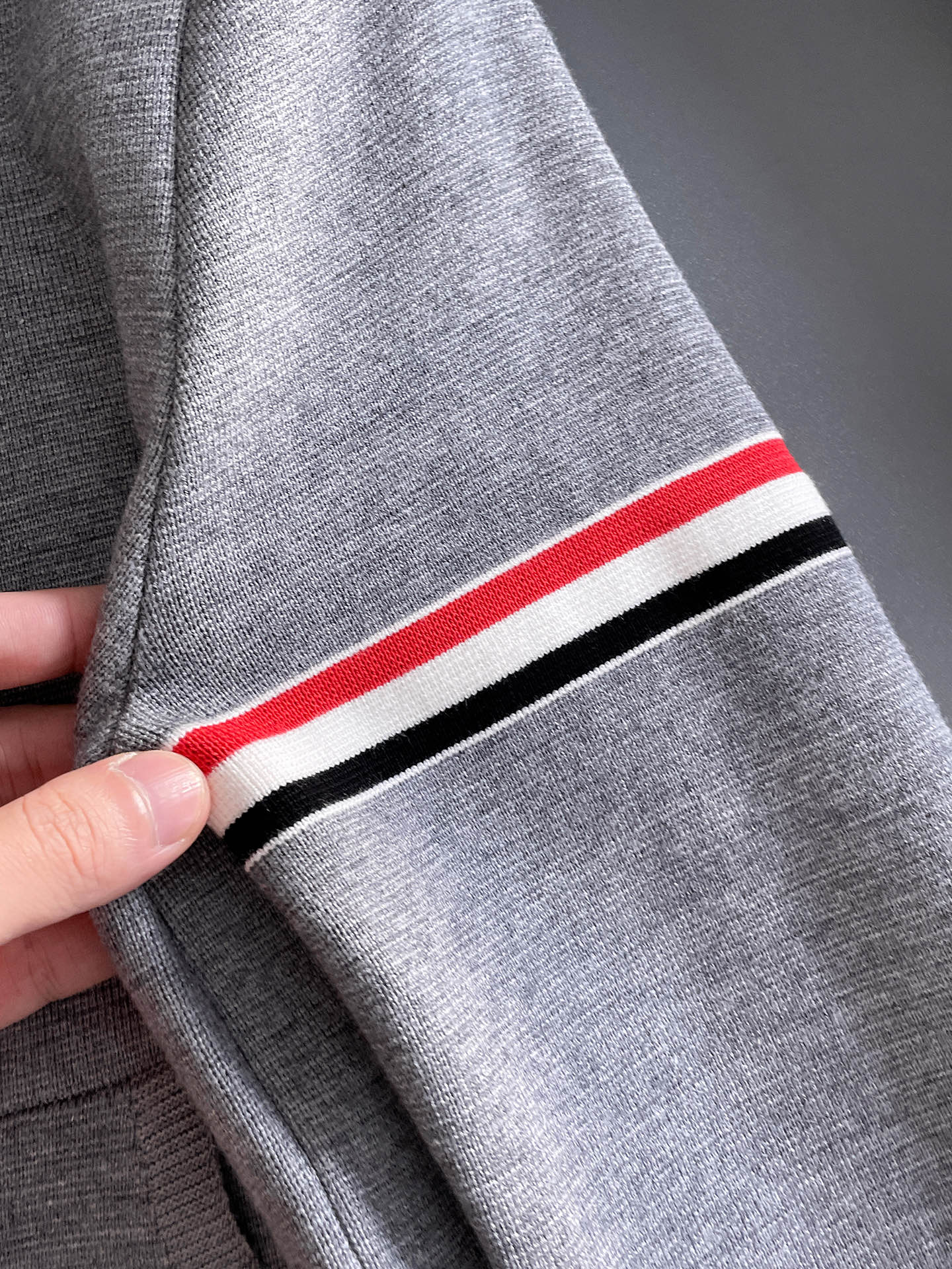 毛衣 2025秋冬最新系列，专柜1:1顶级复刻，全品相！加厚款，潮人必备单品！懂货的老铁赶紧下手，面料：