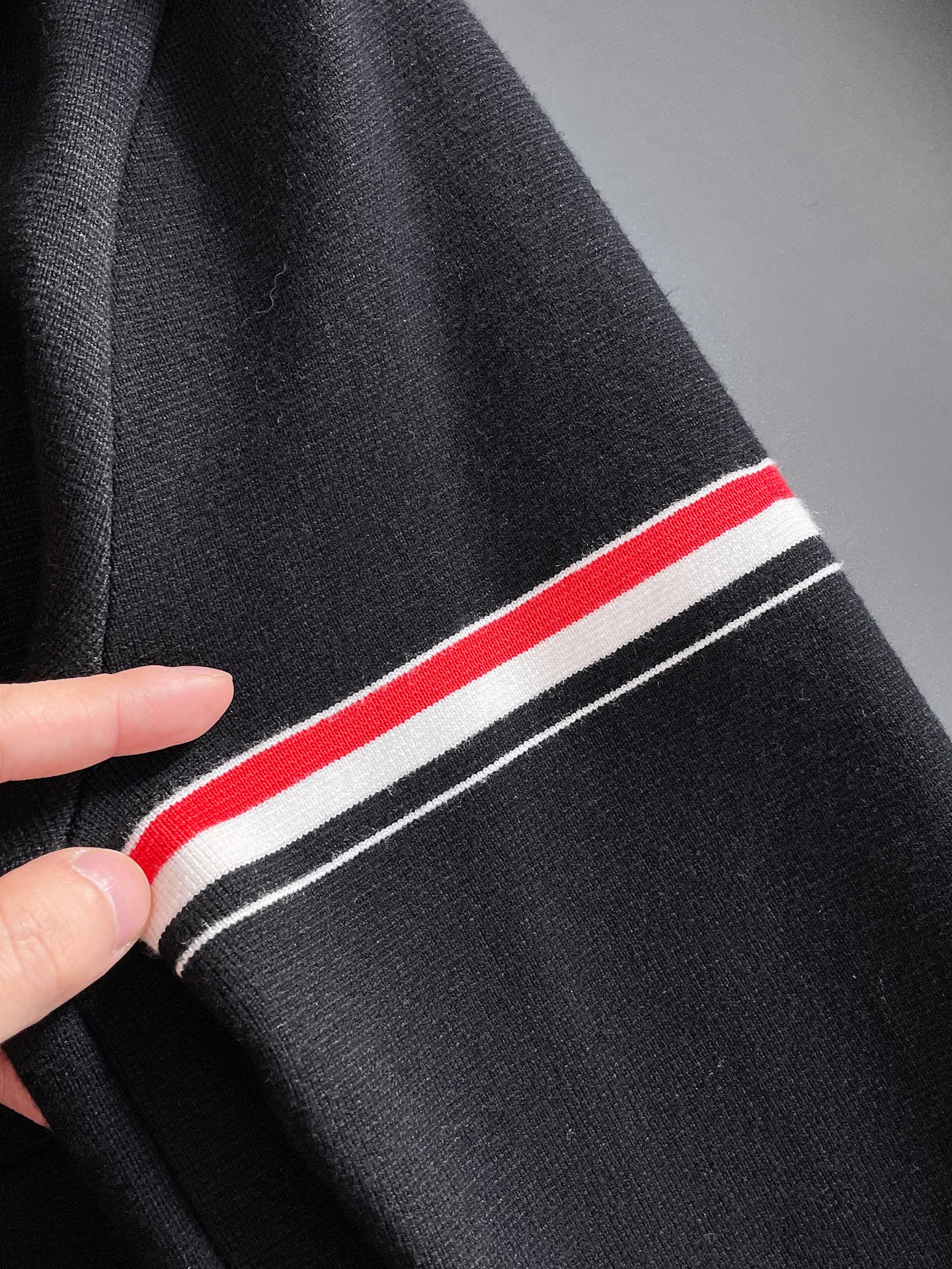 毛衣 2025秋冬最新系列，专柜1:1顶级复刻，全品相！加厚款，潮人必备单品！懂货的老铁赶紧下手，面料：