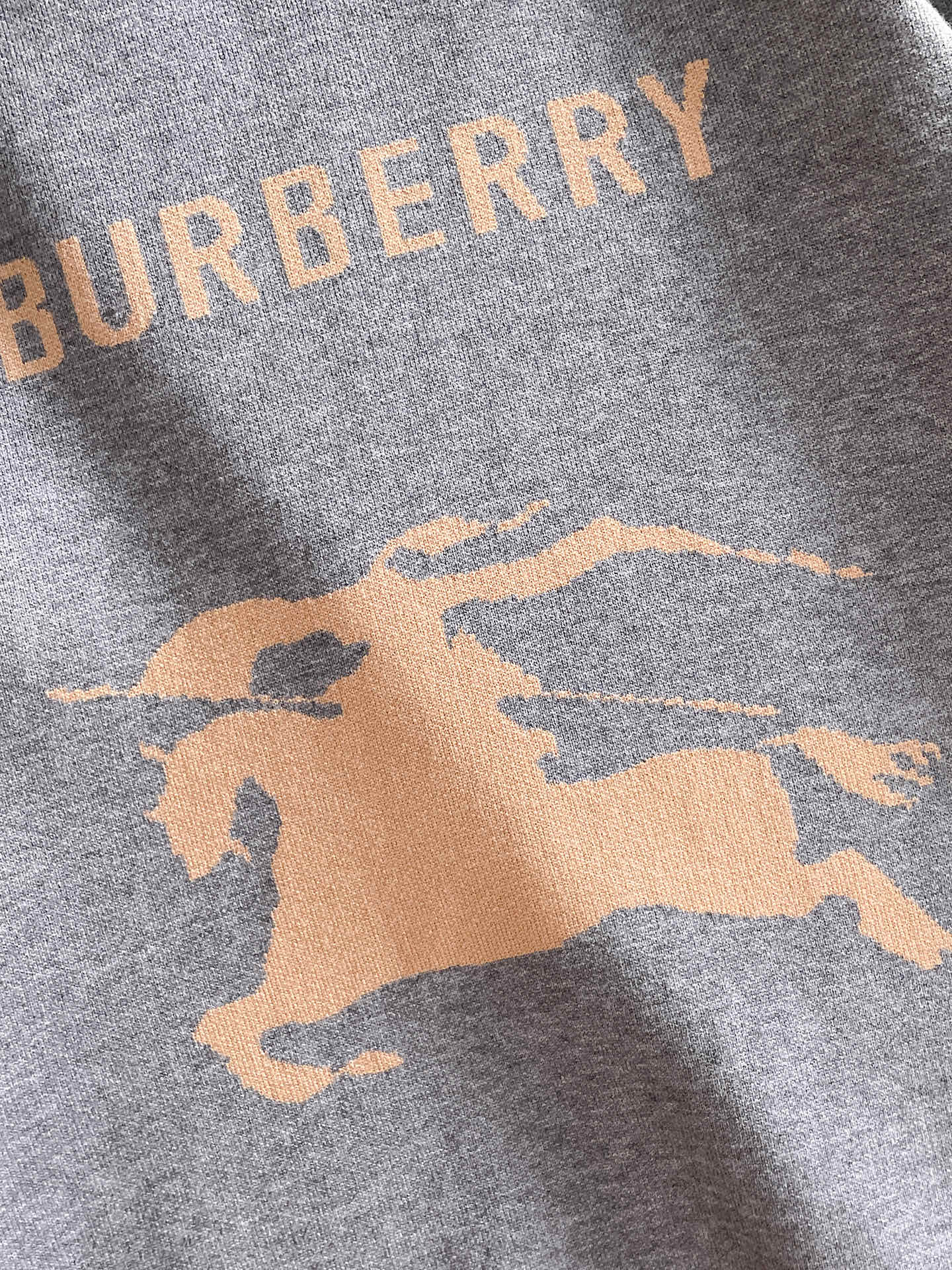 毛衣 2025秋冬最新系列，专柜1:1顶级复刻，全品相！加厚款，潮人必备单品！懂货的老铁赶紧下手，面料：