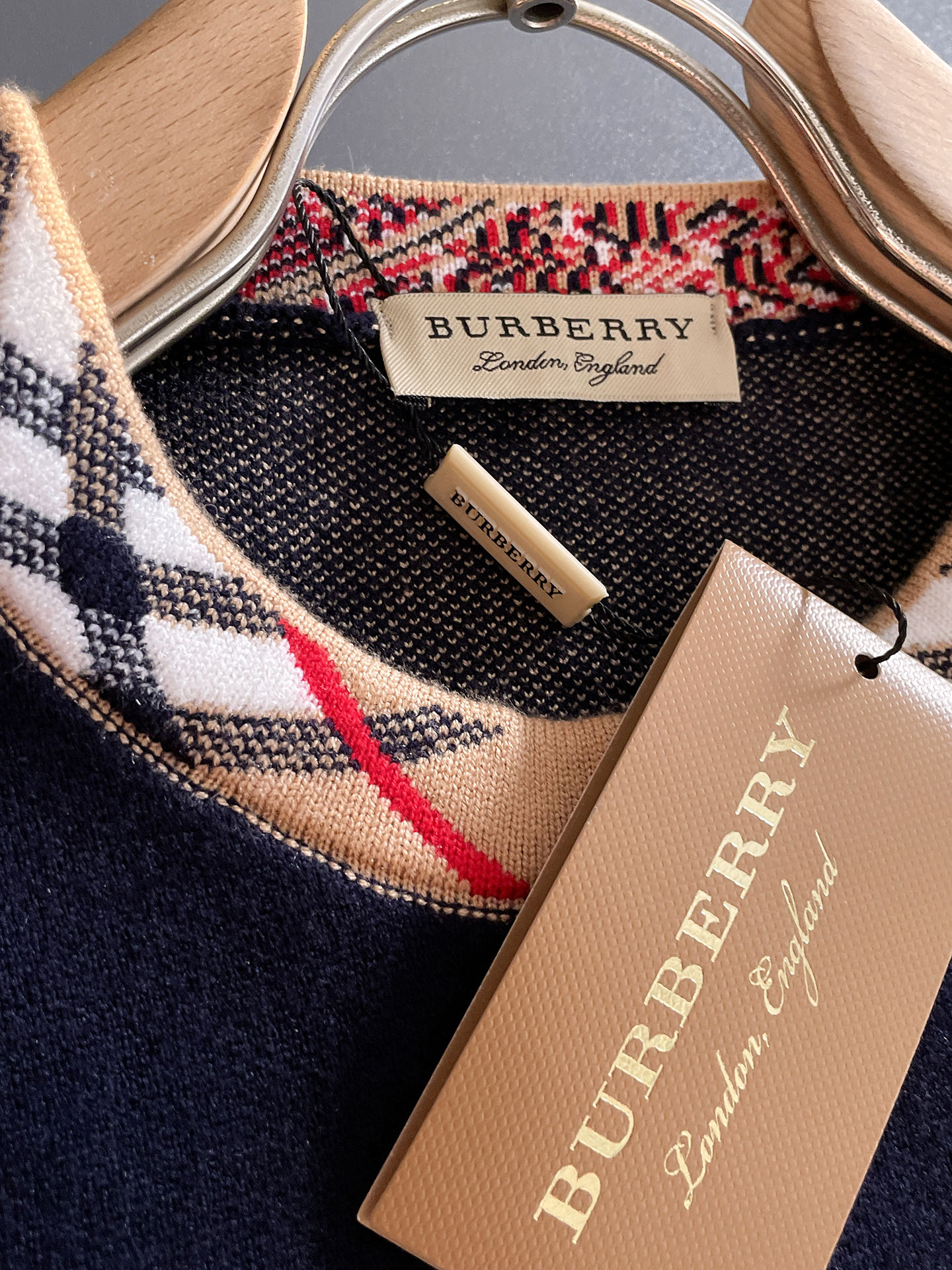 毛衣 2025秋冬最新系列，专柜1:1顶级复刻，全品相！加厚款，潮人必备单品！懂货的老铁赶紧下手，面料：