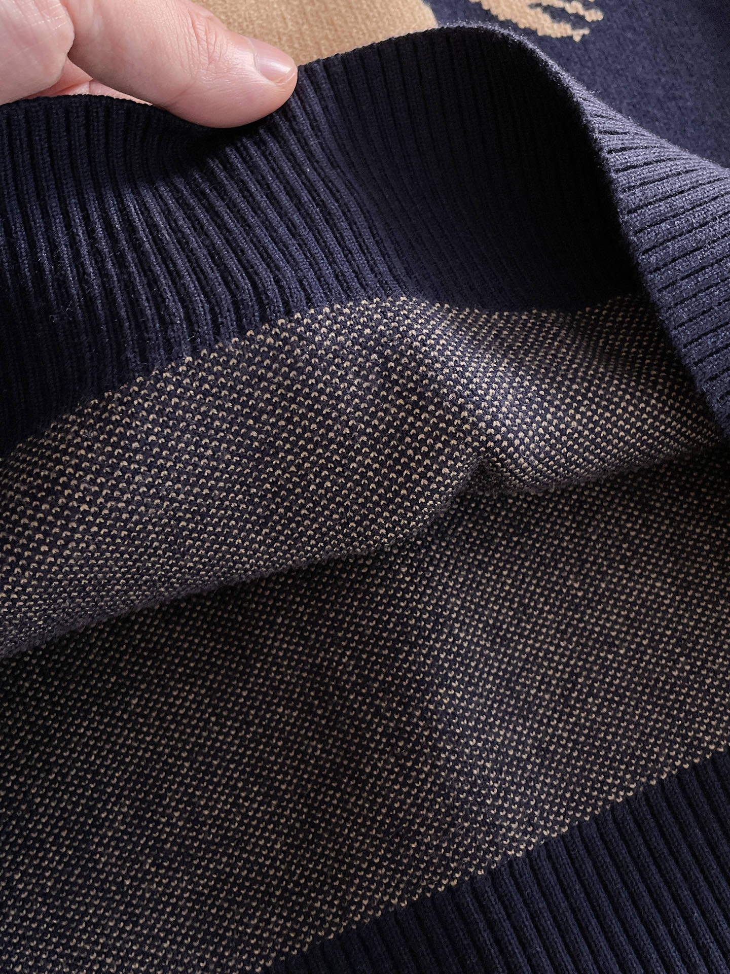 毛衣 2025秋冬最新系列，专柜1:1顶级复刻，全品相！加厚款，潮人必备单品！懂货的老铁赶紧下手，面料：