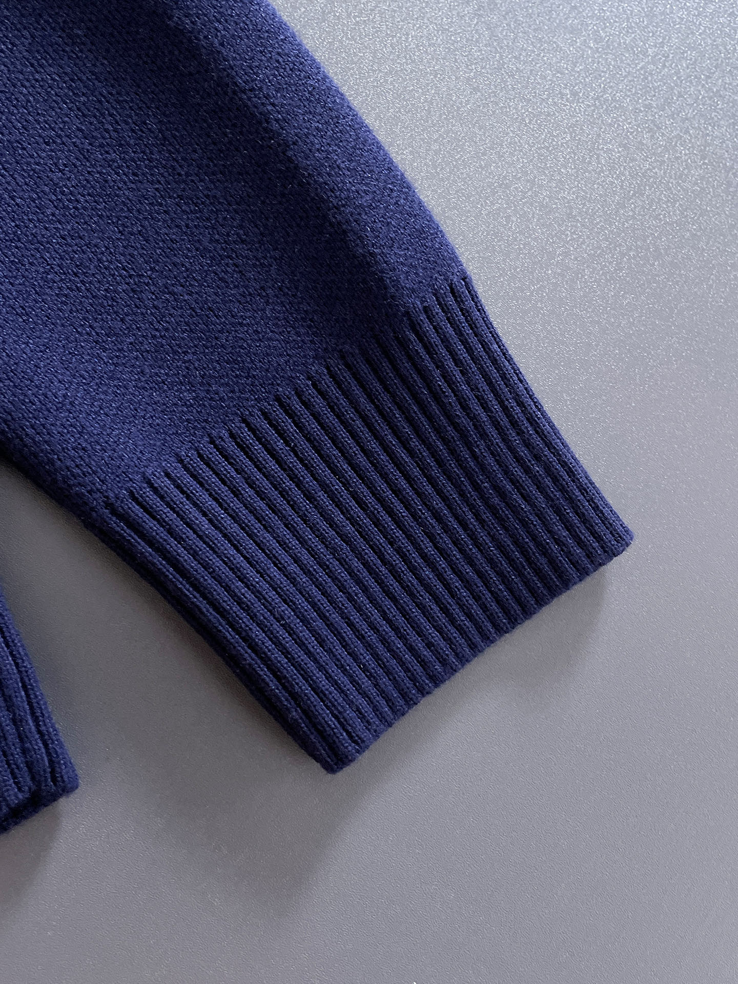 毛衣 2025秋冬最新系列，专柜1:1顶级复刻，全品相！加厚款，潮人必备单品！懂货的老铁赶紧下手，面料：