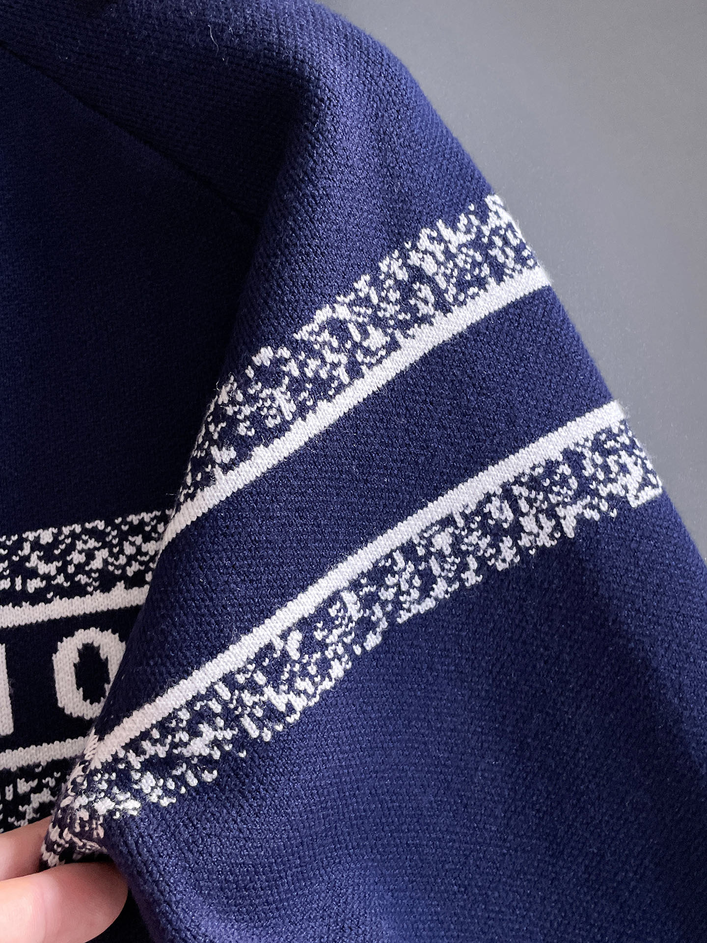 毛衣 2025秋冬最新系列，专柜1:1顶级复刻，全品相！加厚款，潮人必备单品！懂货的老铁赶紧下手，面料：