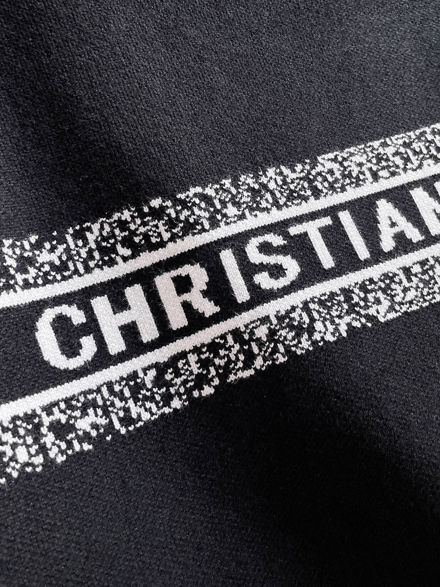 毛衣 2025秋冬最新系列，专柜1:1顶级复刻，全品相！加厚款，潮人必备单品！懂货的老铁赶紧下手，面料：