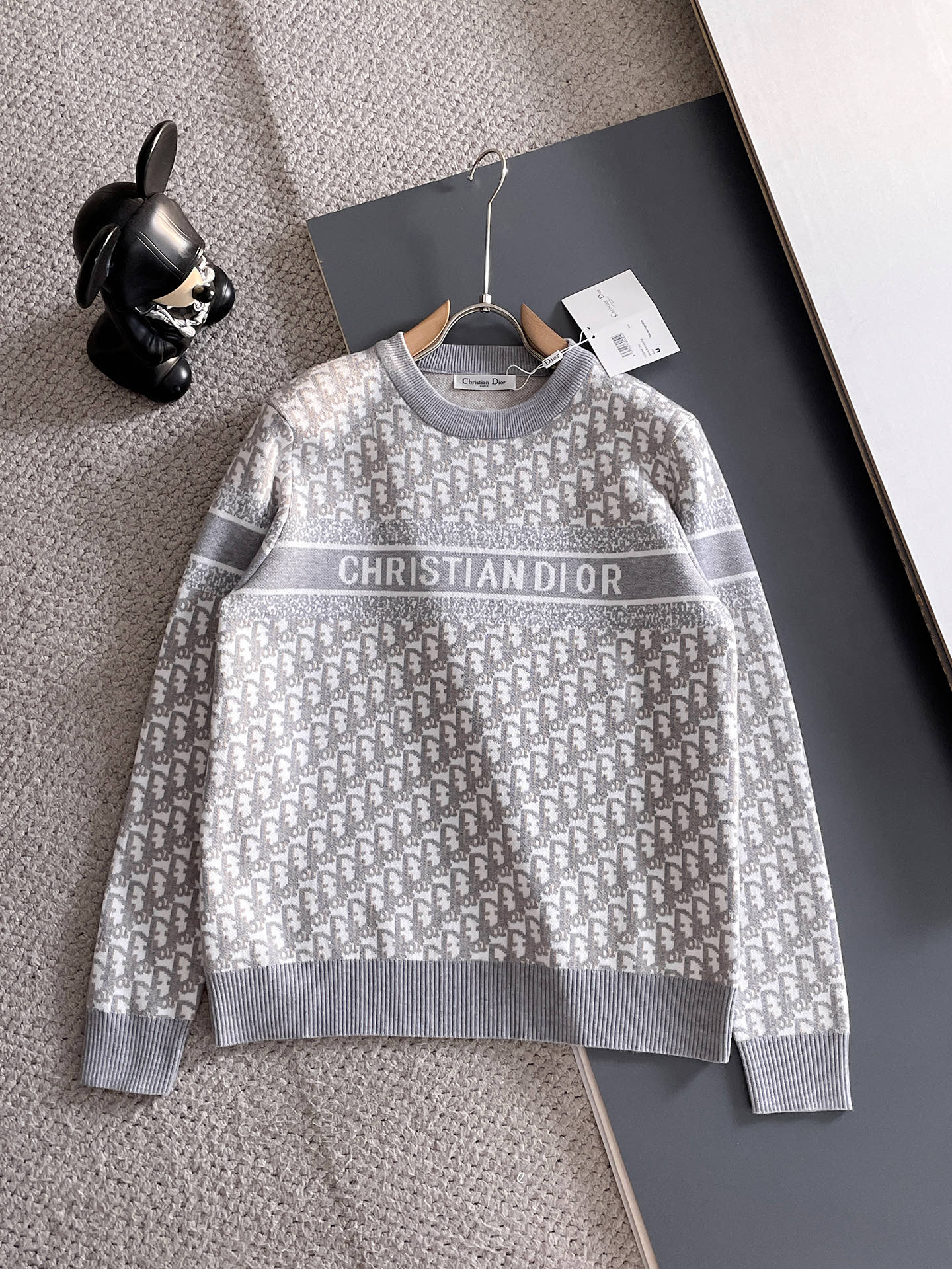 毛衣 2025秋冬最新系列，专柜1:1顶级复刻，全品相！加厚款，潮人必备单品！懂货的老铁赶紧下手，面料：