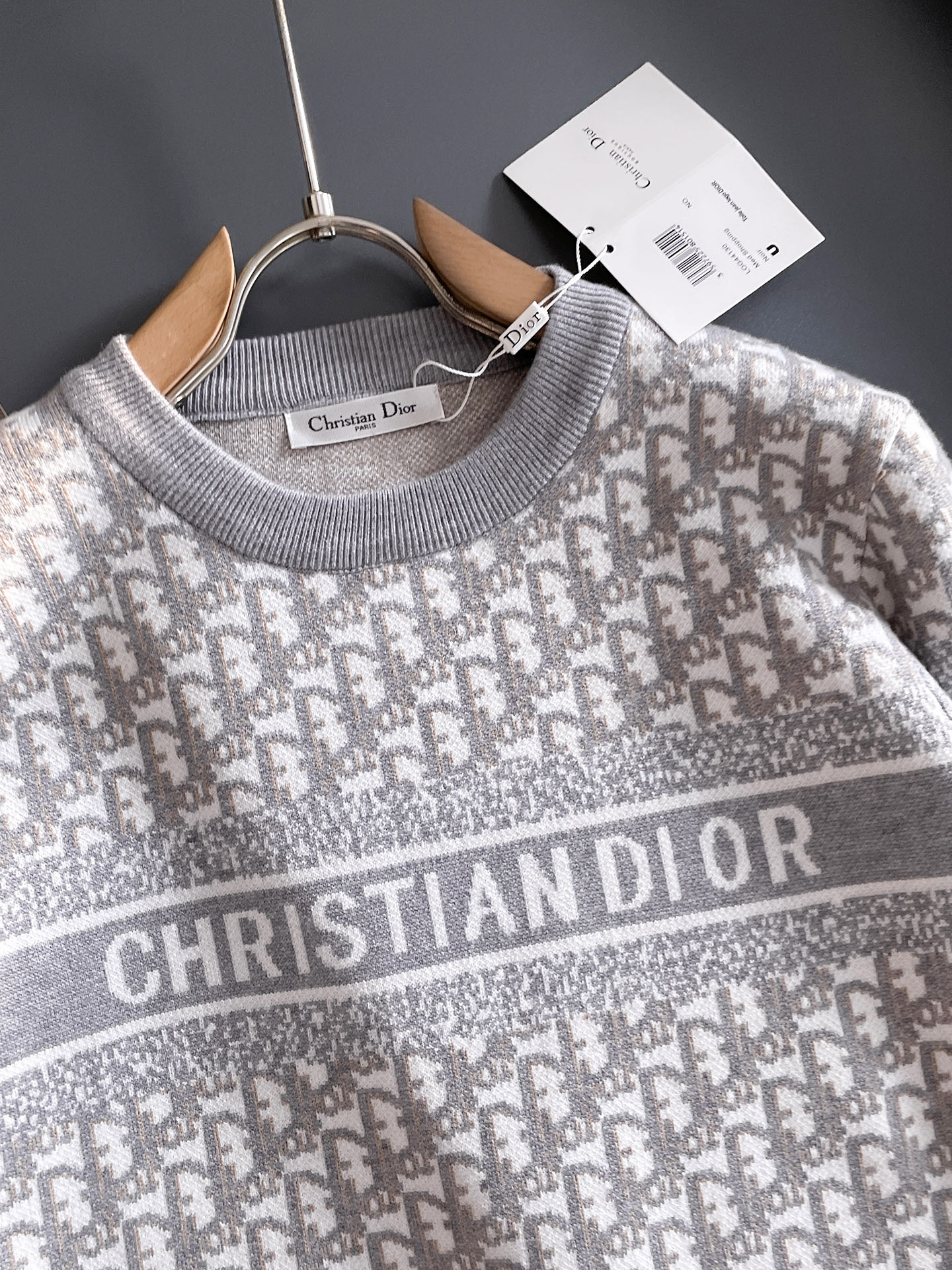 毛衣 2025秋冬最新系列，专柜1:1顶级复刻，全品相！加厚款，潮人必备单品！懂货的老铁赶紧下手，面料：