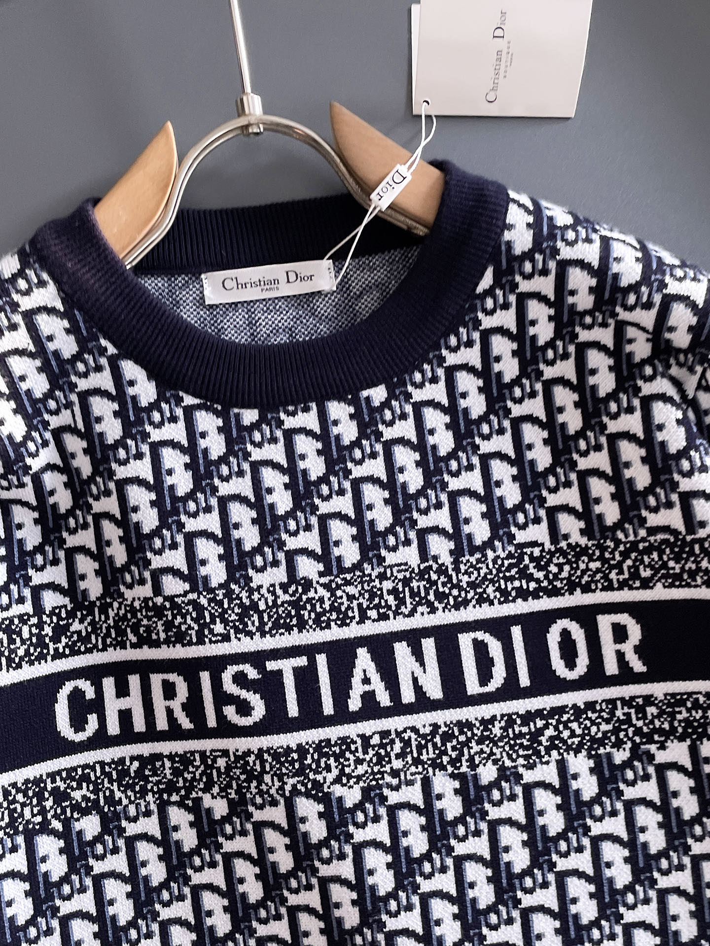 毛衣 2025秋冬最新系列，专柜1:1顶级复刻，全品相！加厚款，潮人必备单品！懂货的老铁赶紧下手，面料：